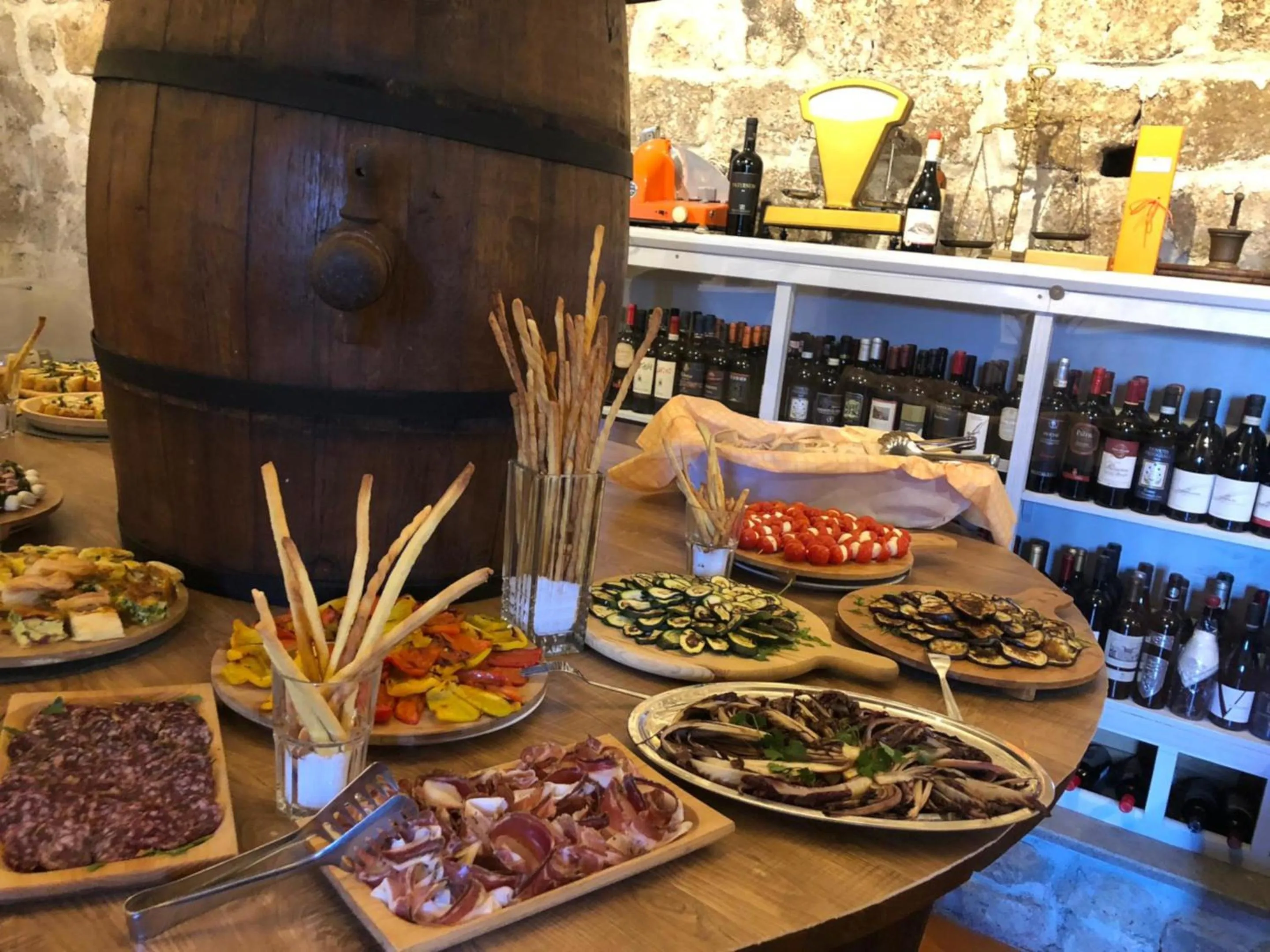 Food and drinks in Antico Borgo La Commenda