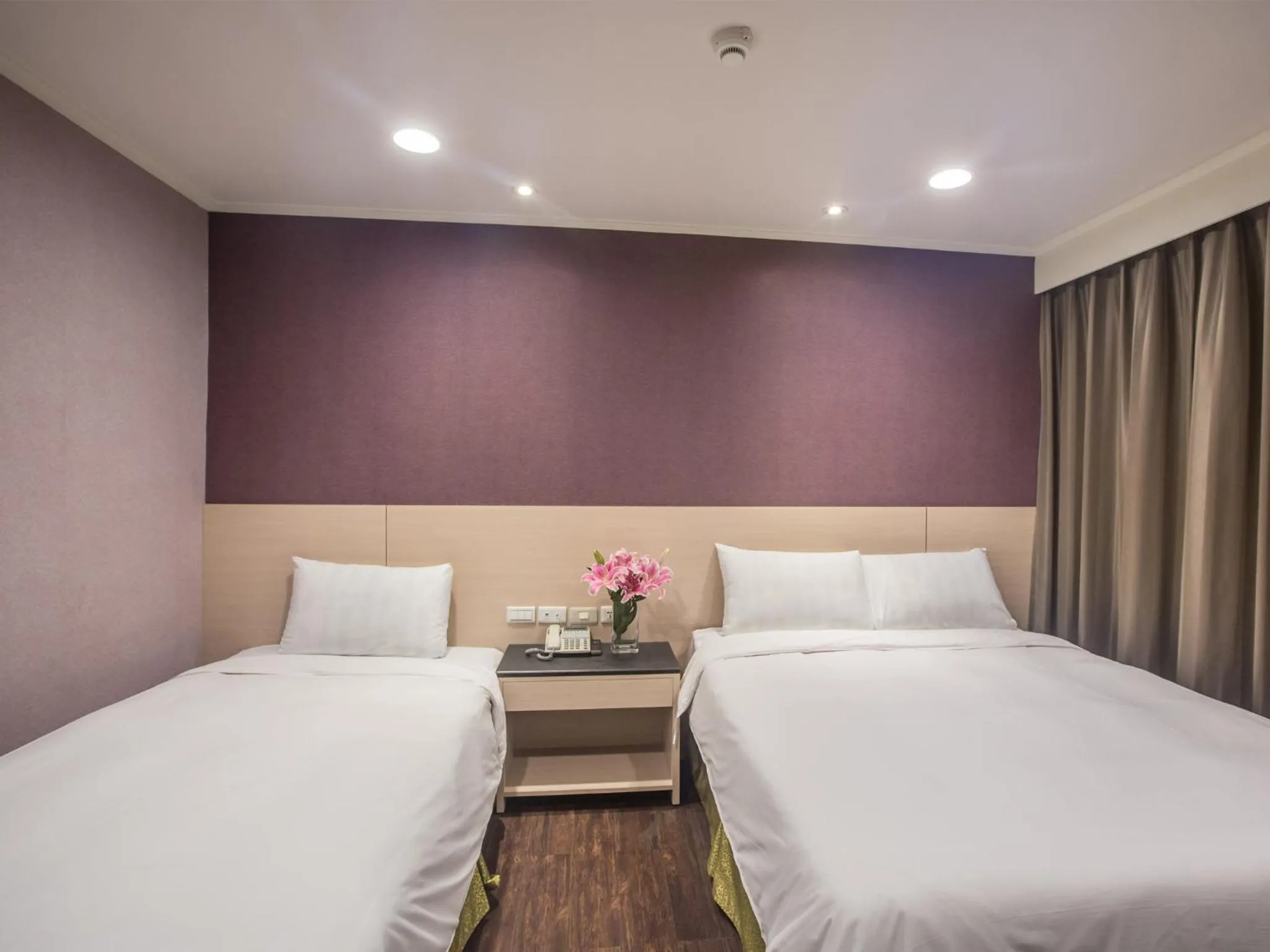 Bedroom, Bed in KKS Hotel