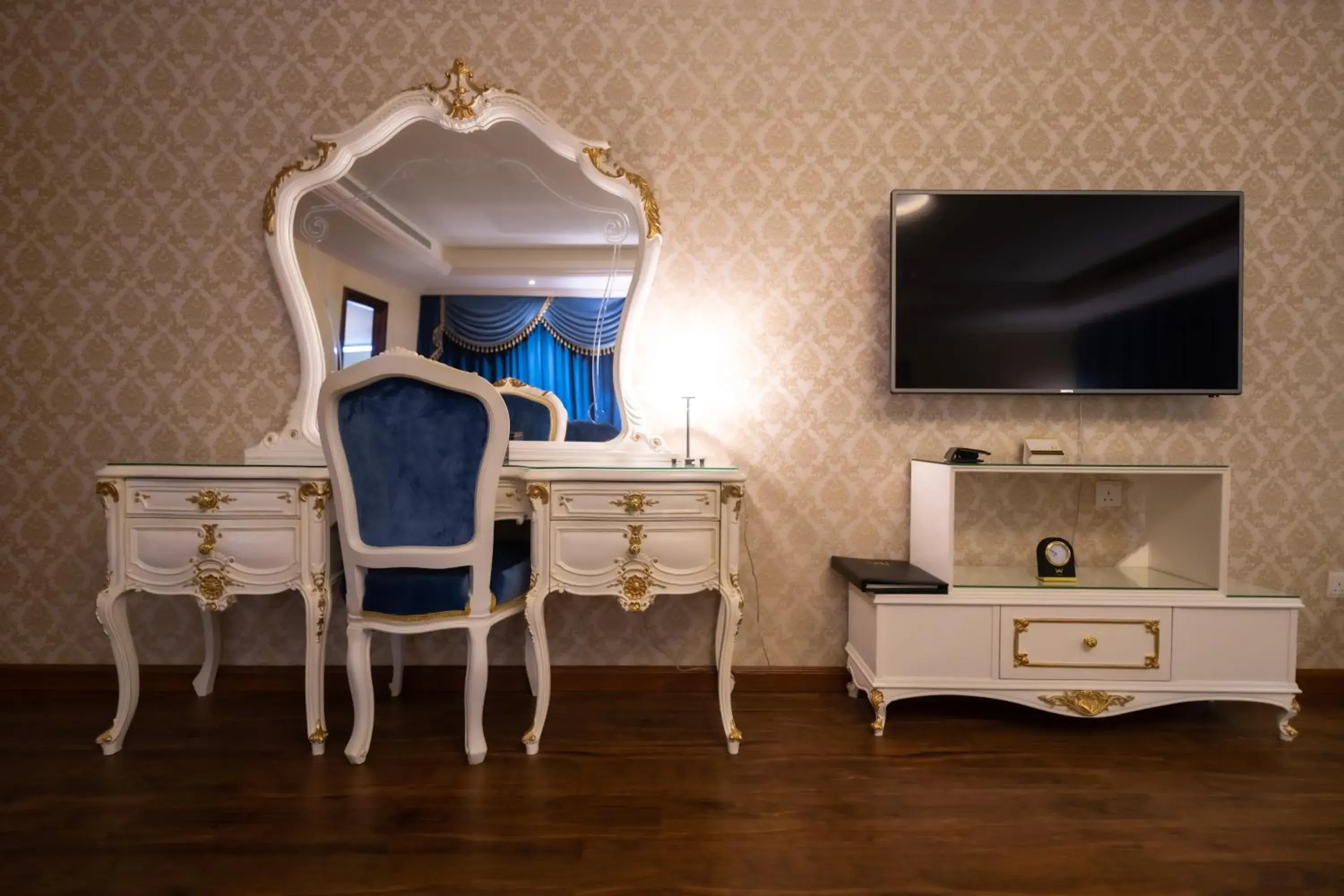 WA Club King Suite with Jacuzzi in WA Hotel WA Club King Suite with Jacuzzi in WA Hotel