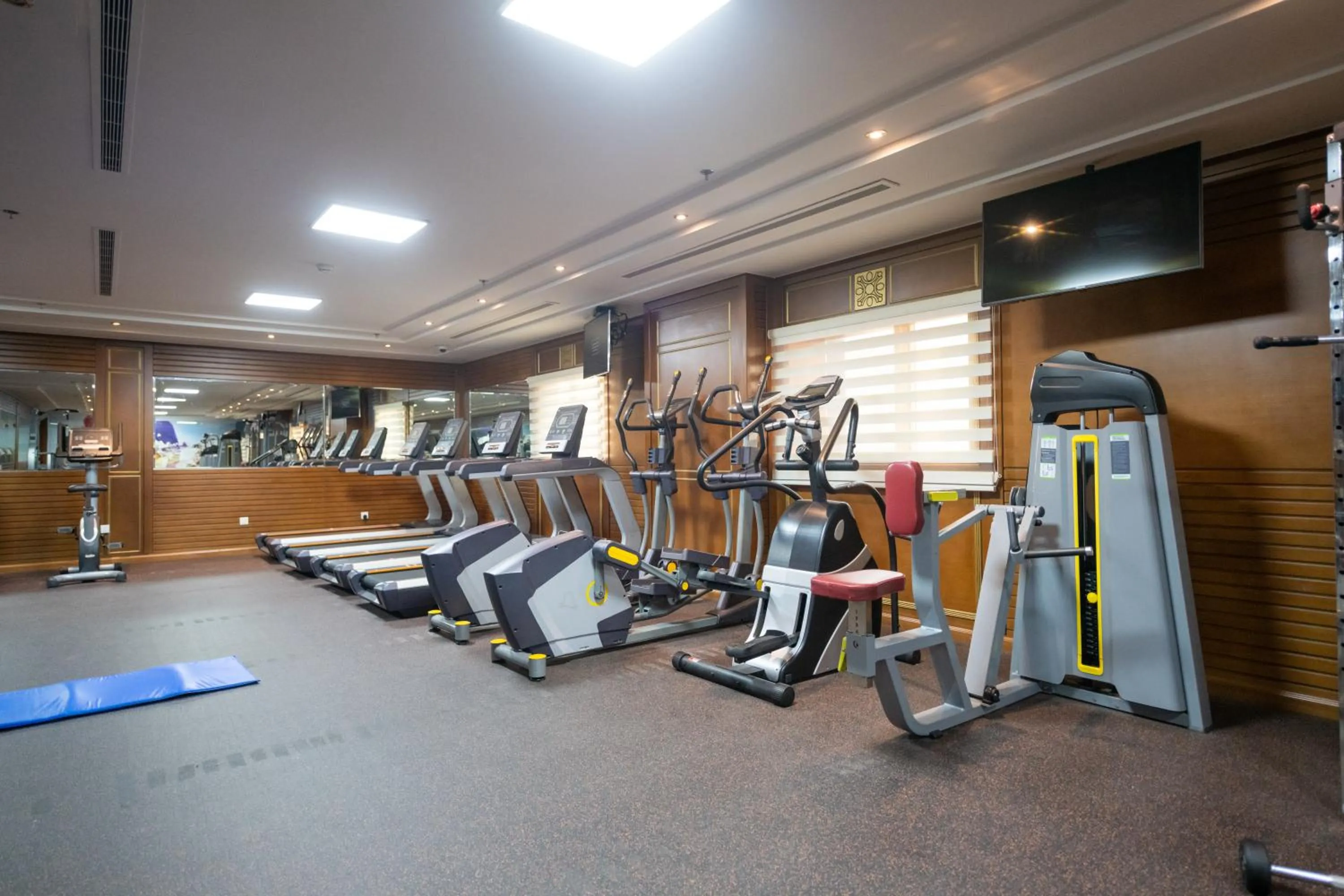 Fitness centre/facilities in WA Hotel