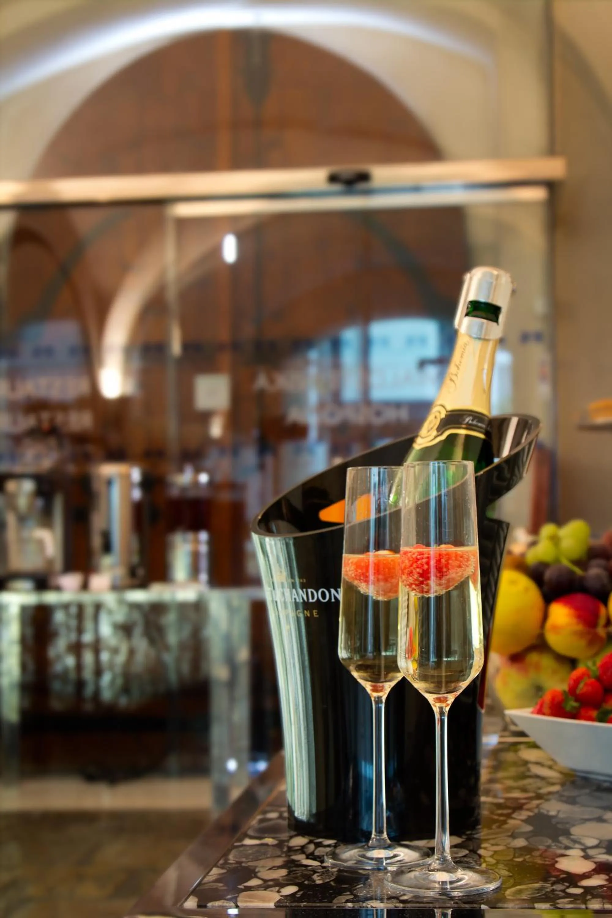 Restaurant/places to eat in Three Storks