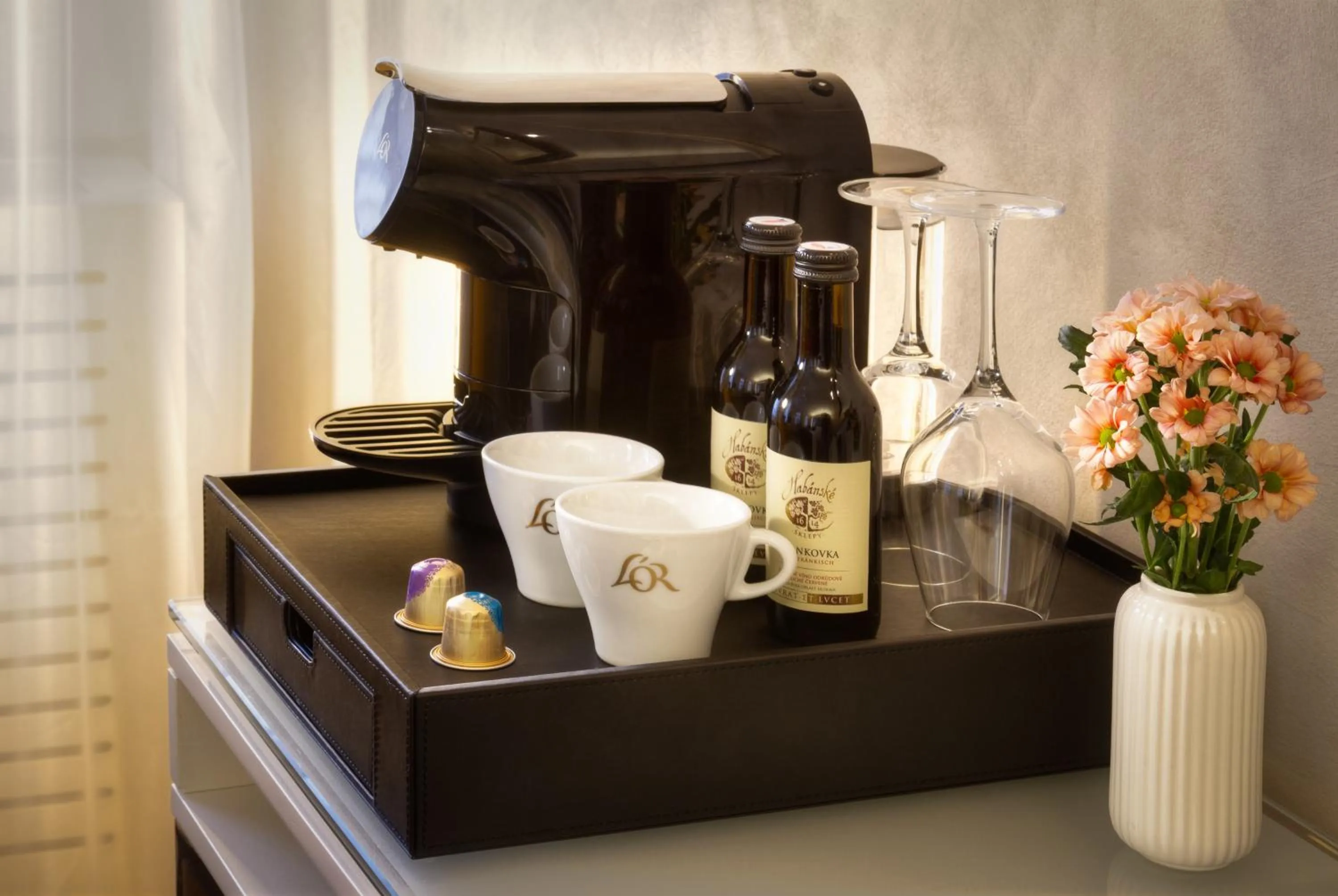 Coffee/tea facilities in Three Storks