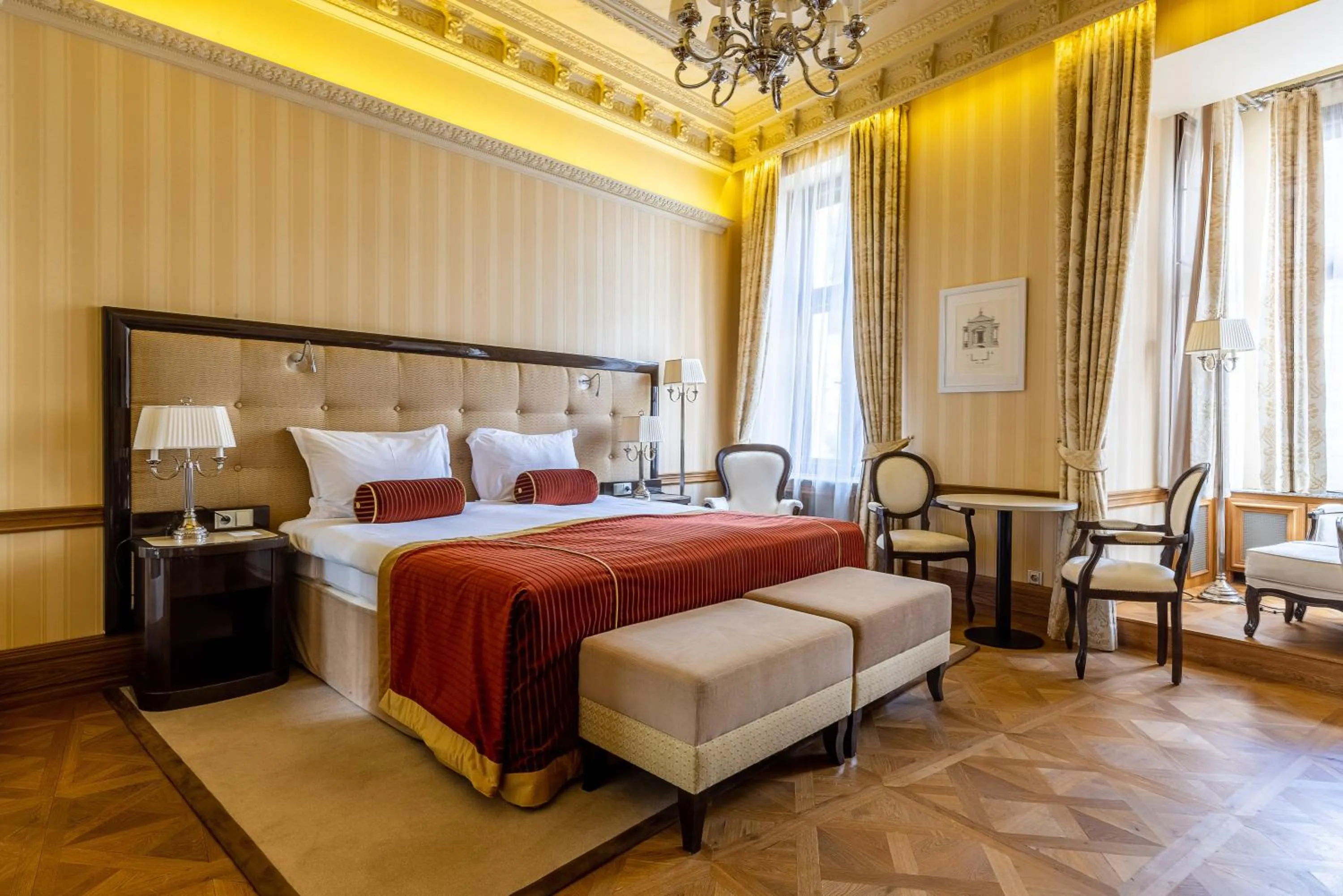 Bed in Grandhotel Pupp