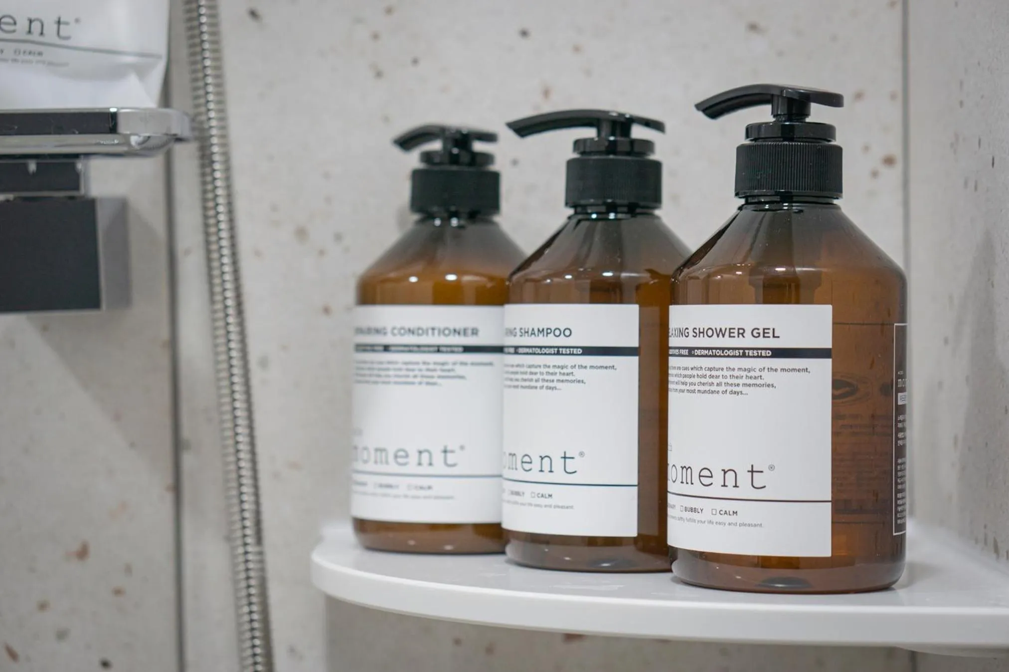 Bathroom in Croissant Hotel Guri by Aank