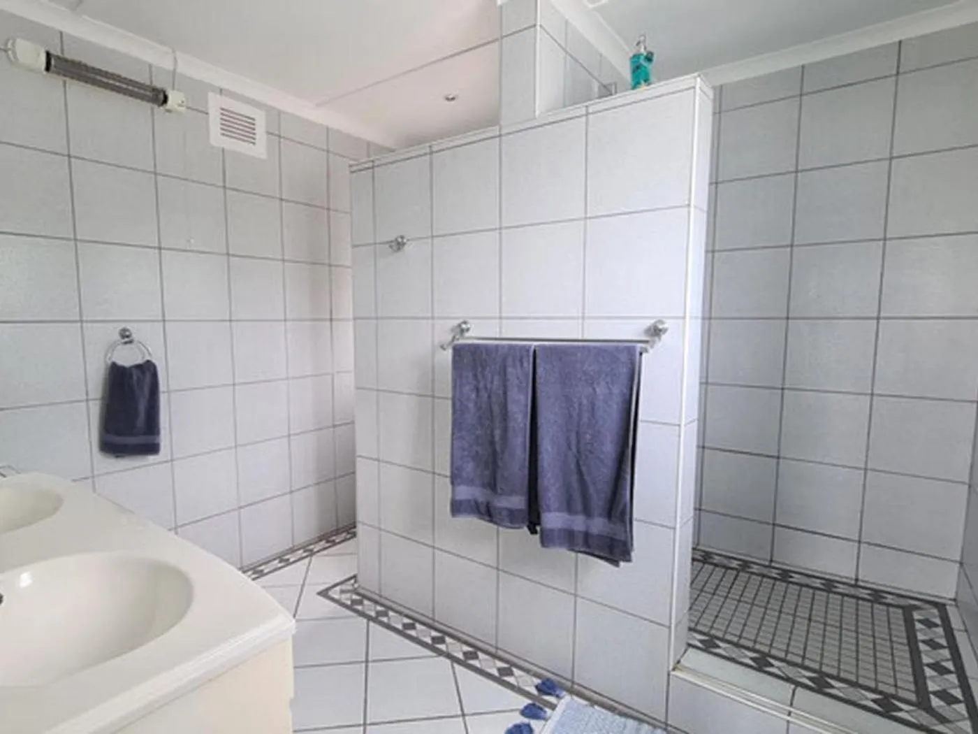 Bathroom in ThE LaZy ShArK