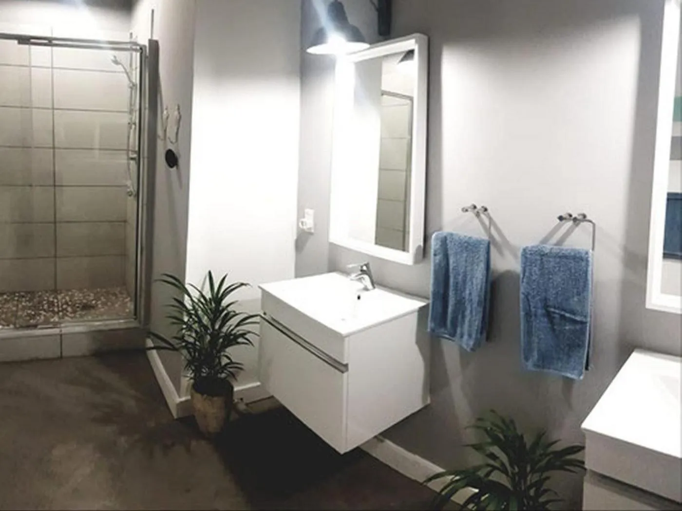 Bathroom in ThE LaZy ShArK