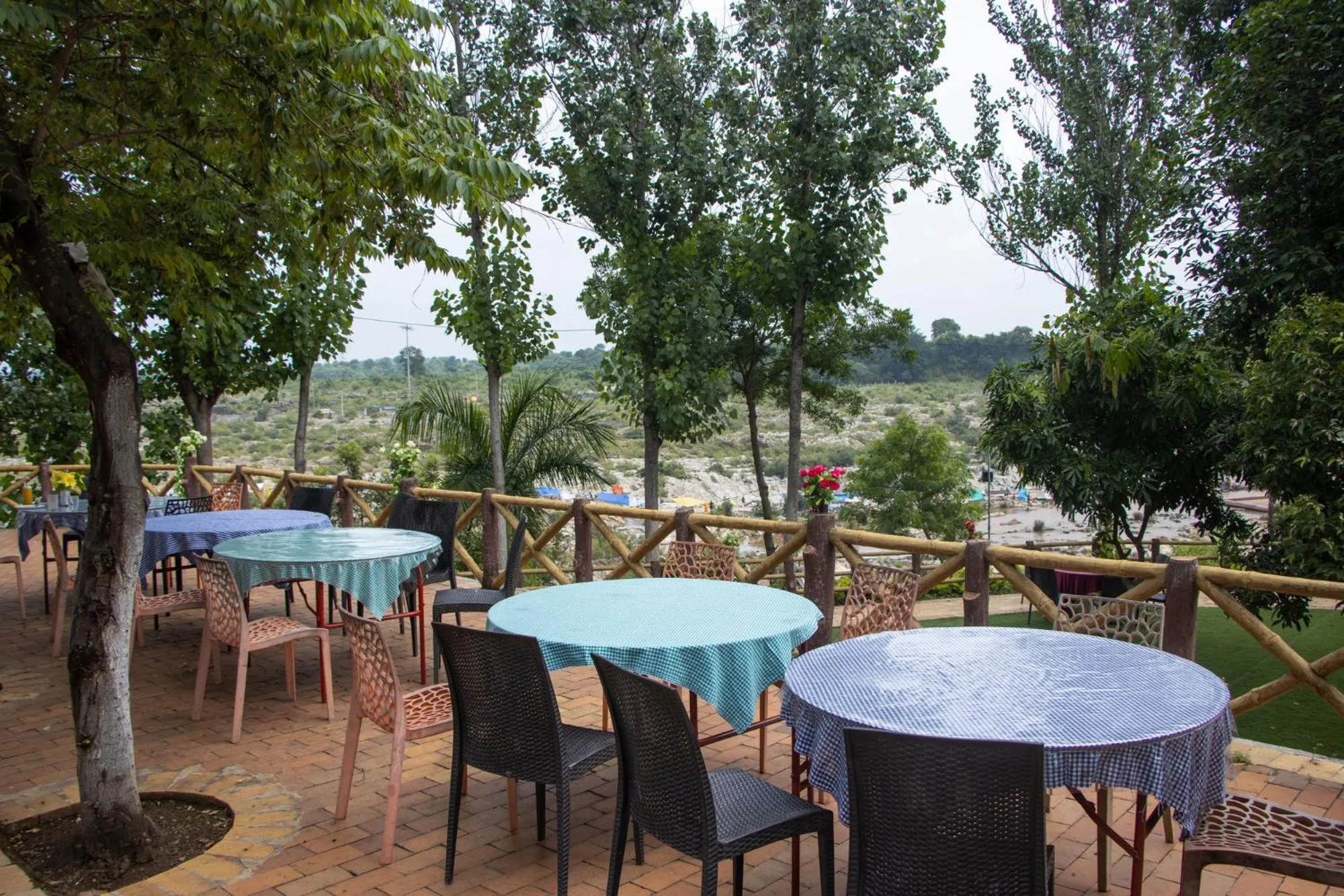 Restaurant/places to eat in Vrindavan Gopala Resort