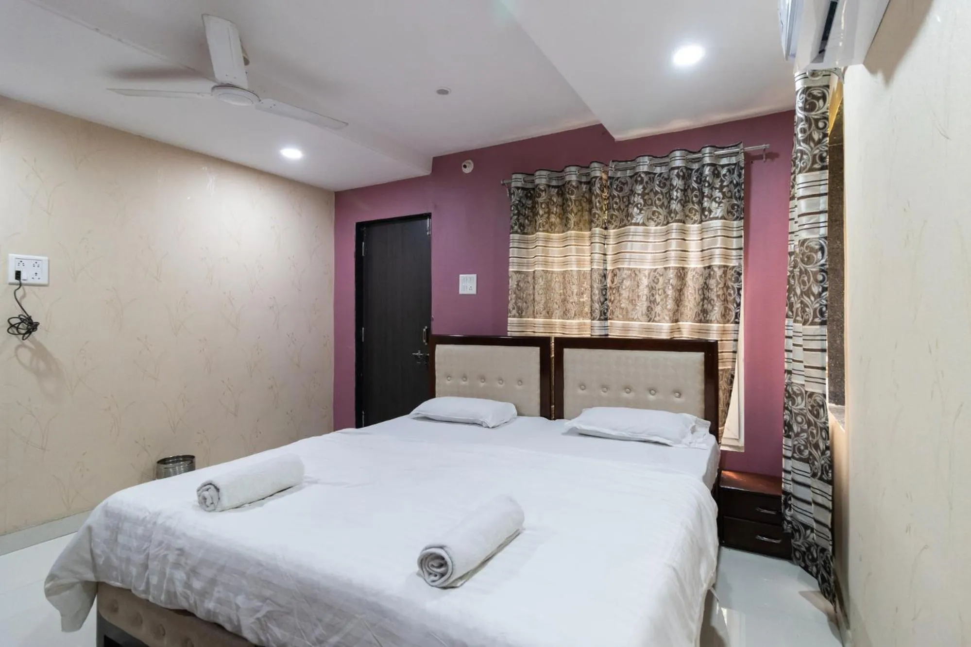 Bedroom, Bed in Vrindavan Gopala Resort