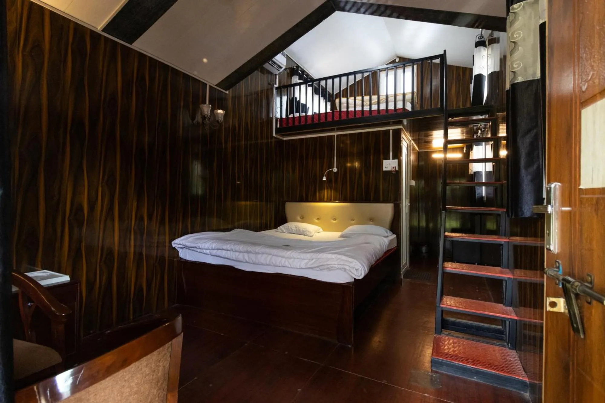 Bed in Vrindavan Gopala Resort