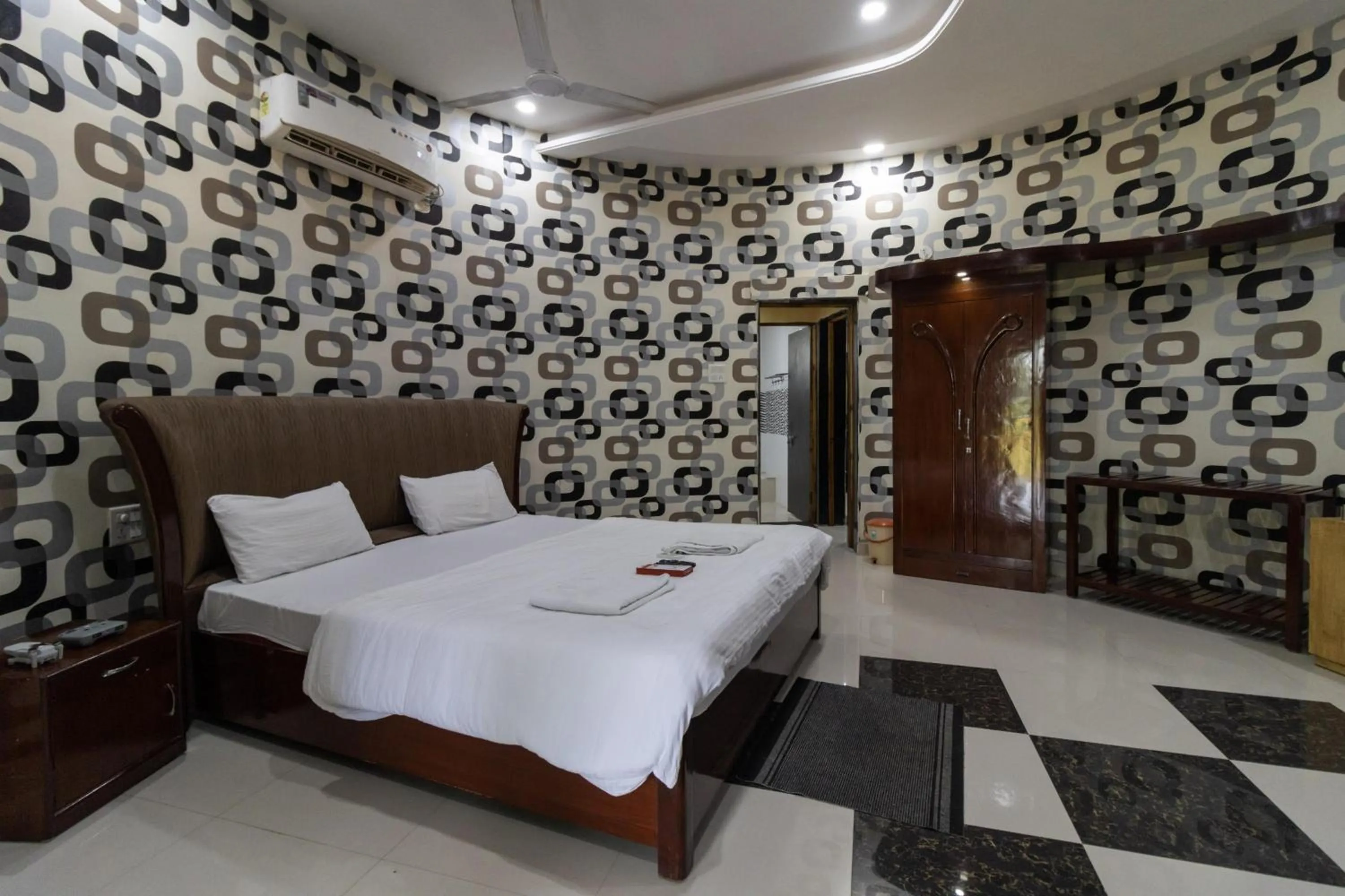 Bedroom, Bed in Vrindavan Gopala Resort