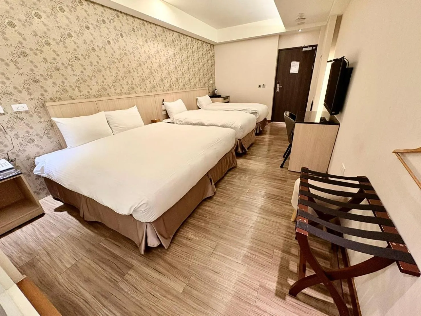 Bed in Tc慢旅花蓮館-近東大門夜市市中心