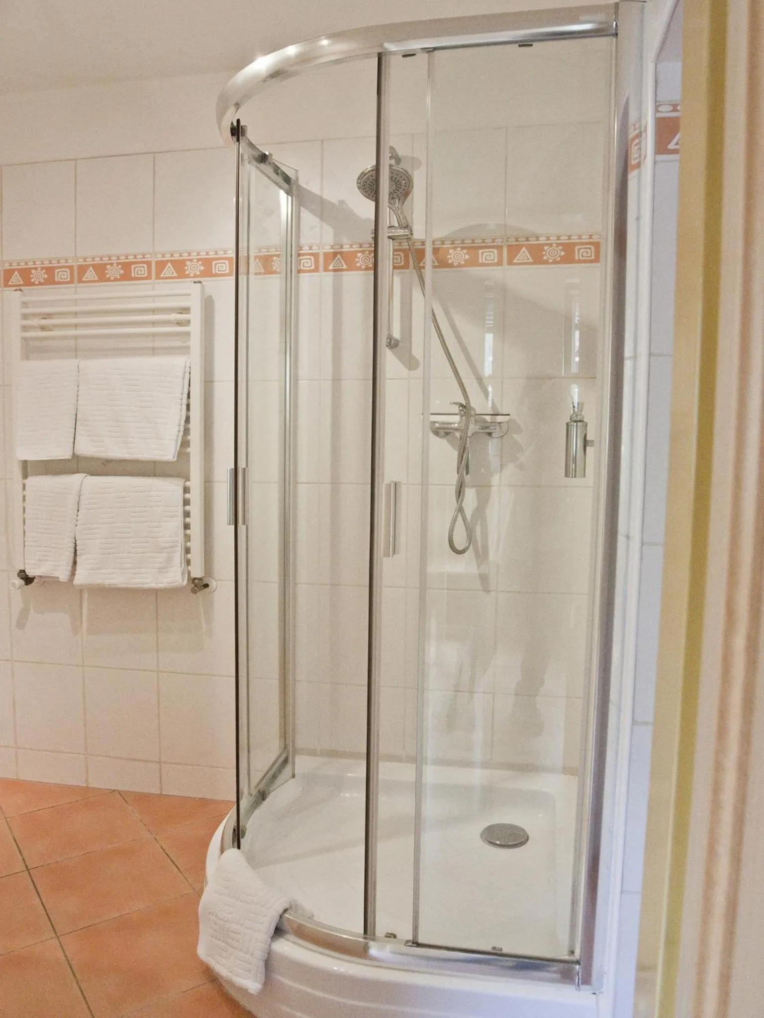 Bathroom in EA Hotel Mozart