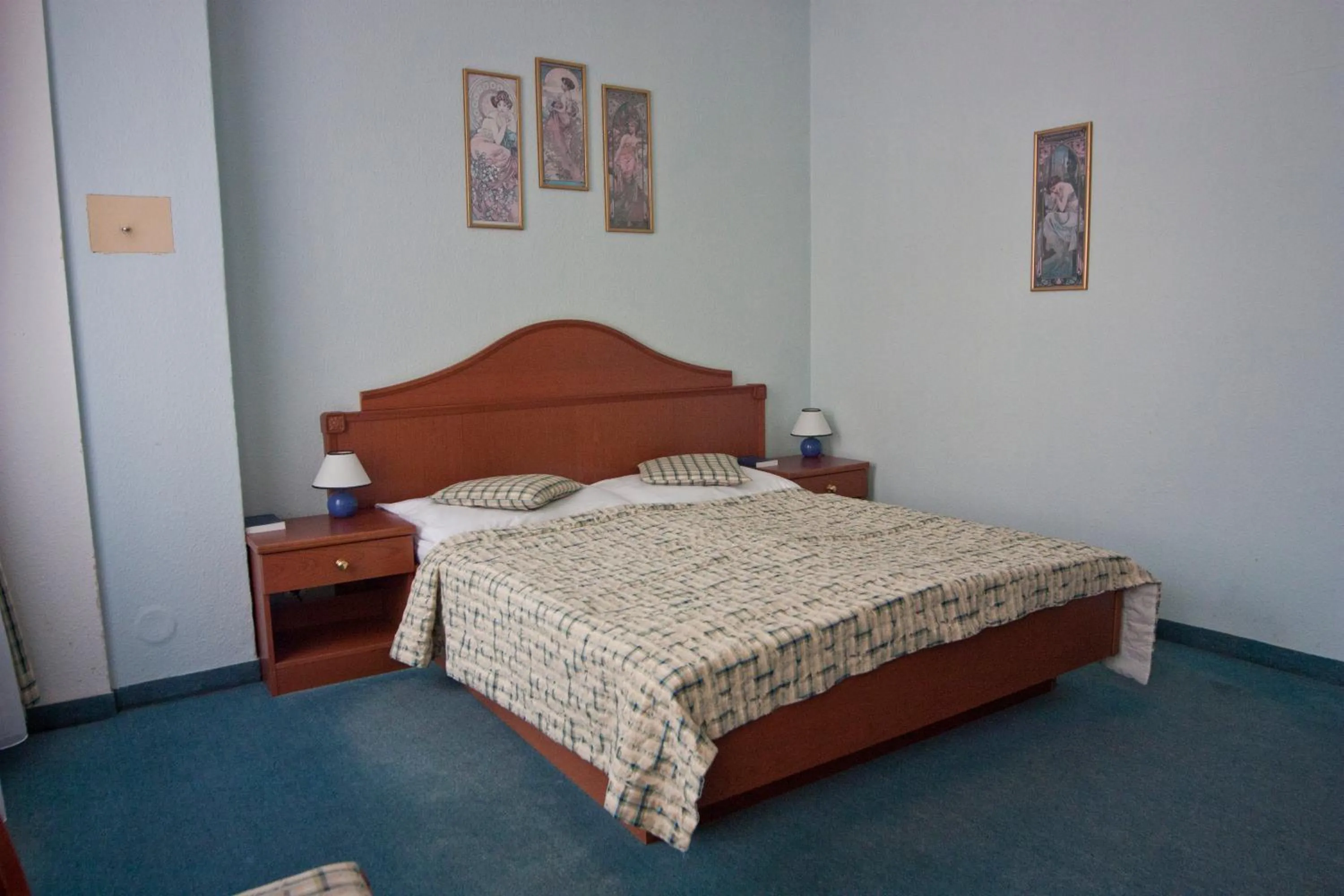 Photo of the whole room, Bed in EA Hotel Mozart