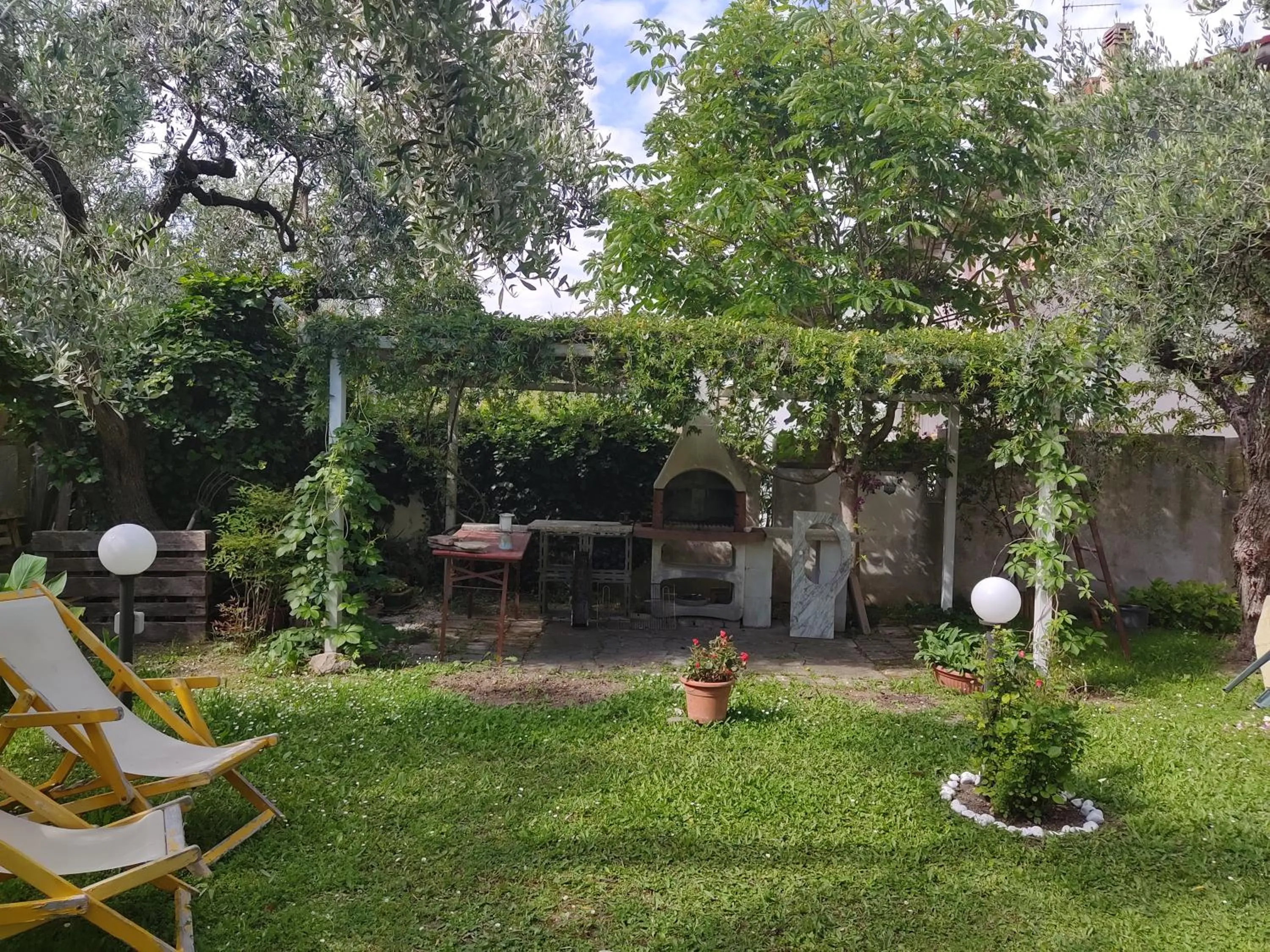 Garden in Villa Carol Appartamento e B&B