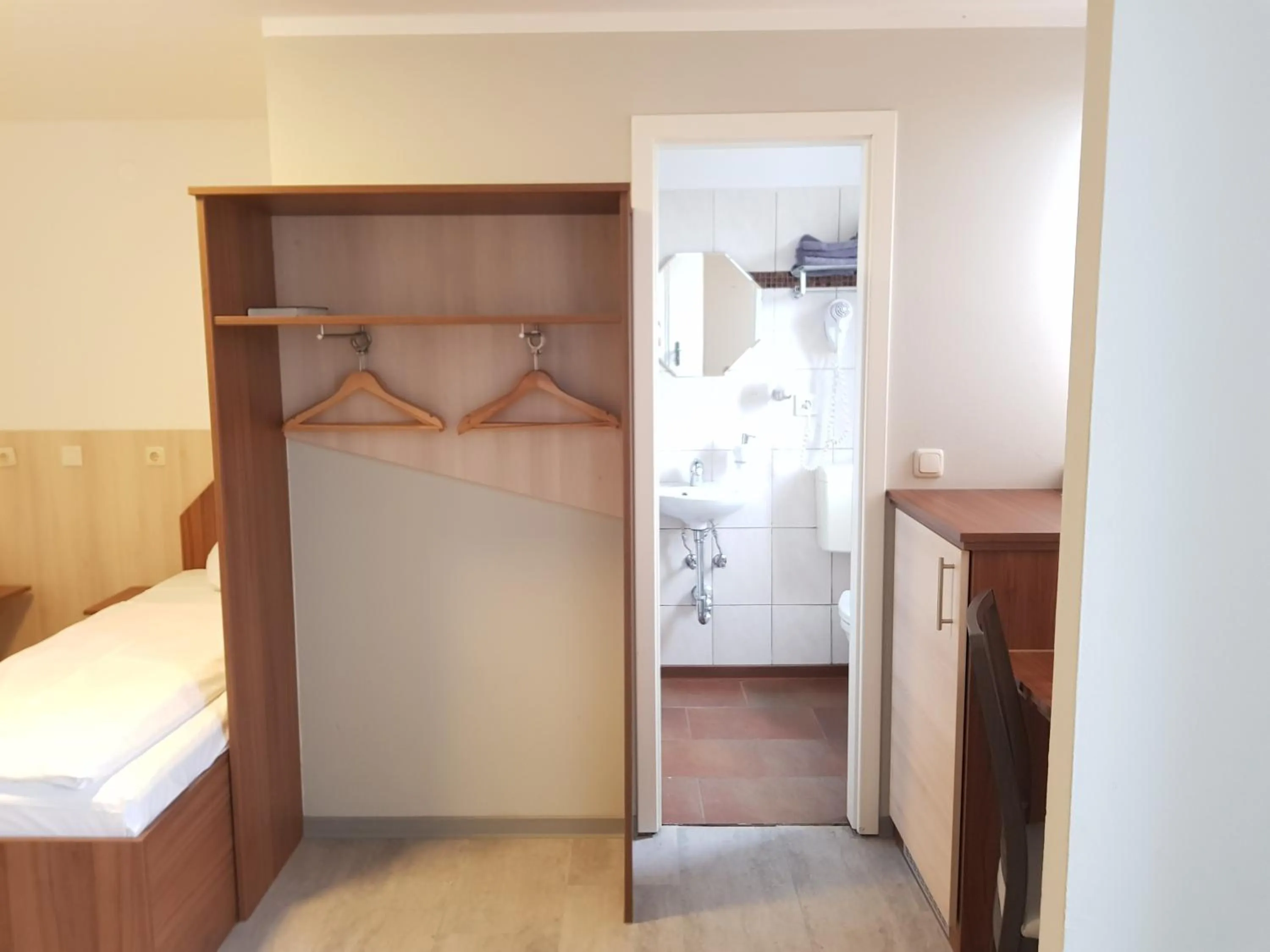 Toilet, Bed in Pension Im Bett