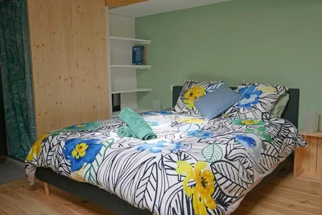 Photo of the whole room, Bed in chambre d hôte La Grange