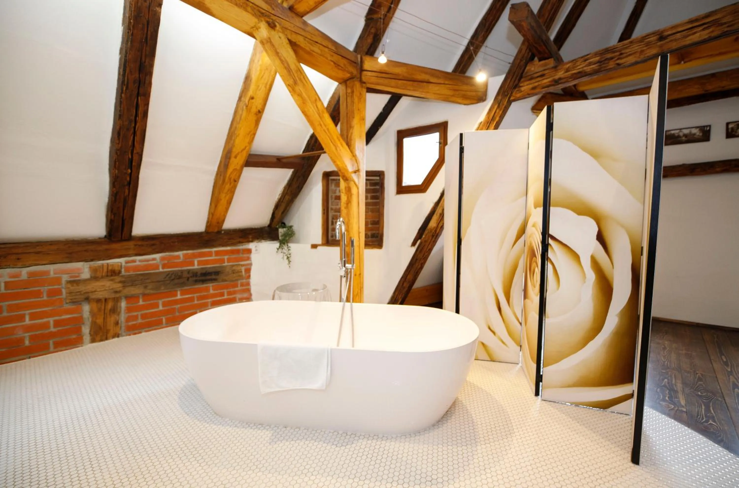 Bath in Hotel Svambersky dum