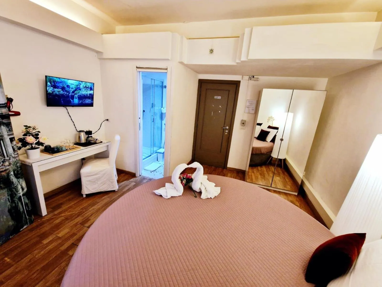 Bed in Appia Avenue 639