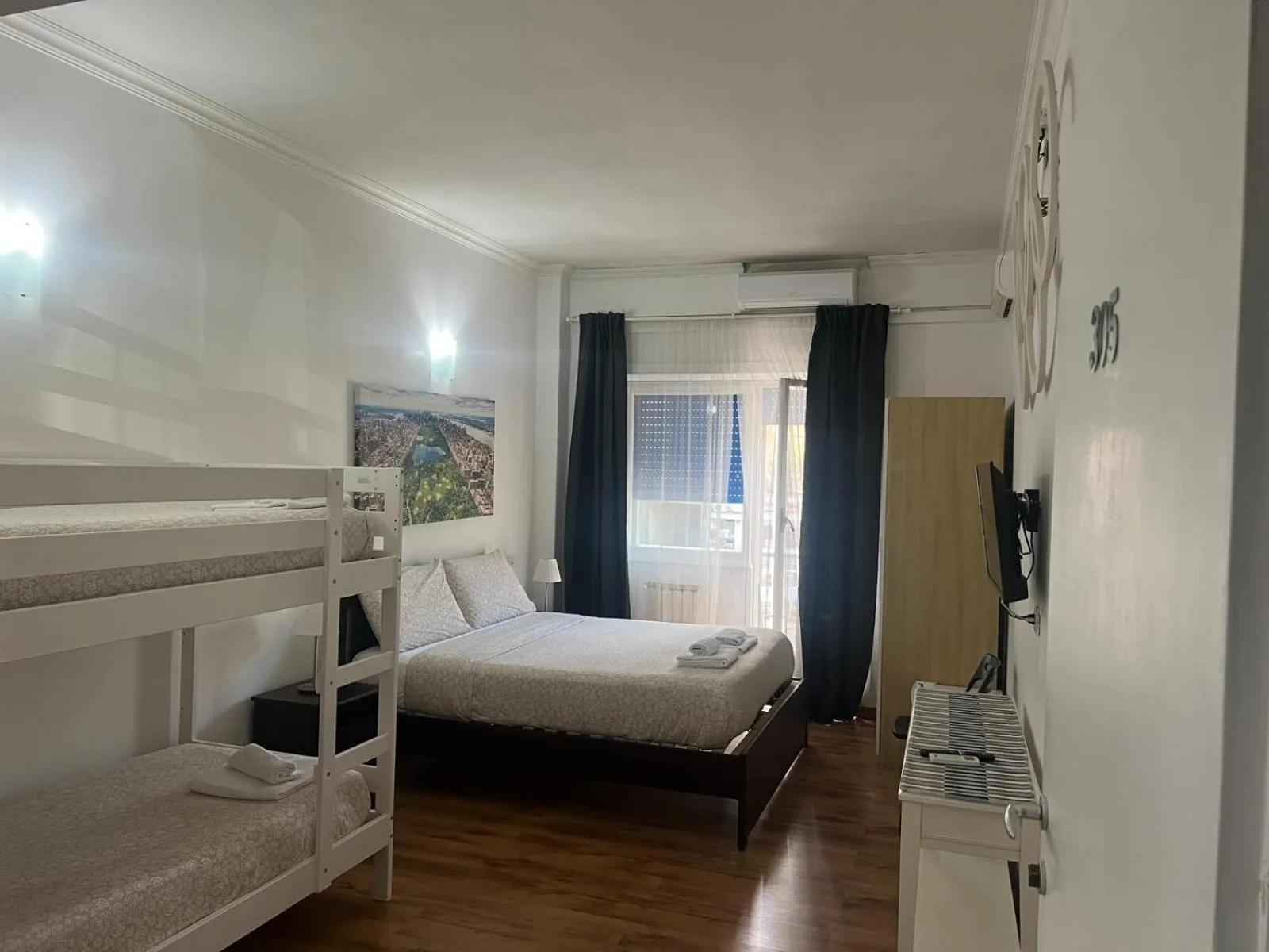 Bed in Appia Avenue 639