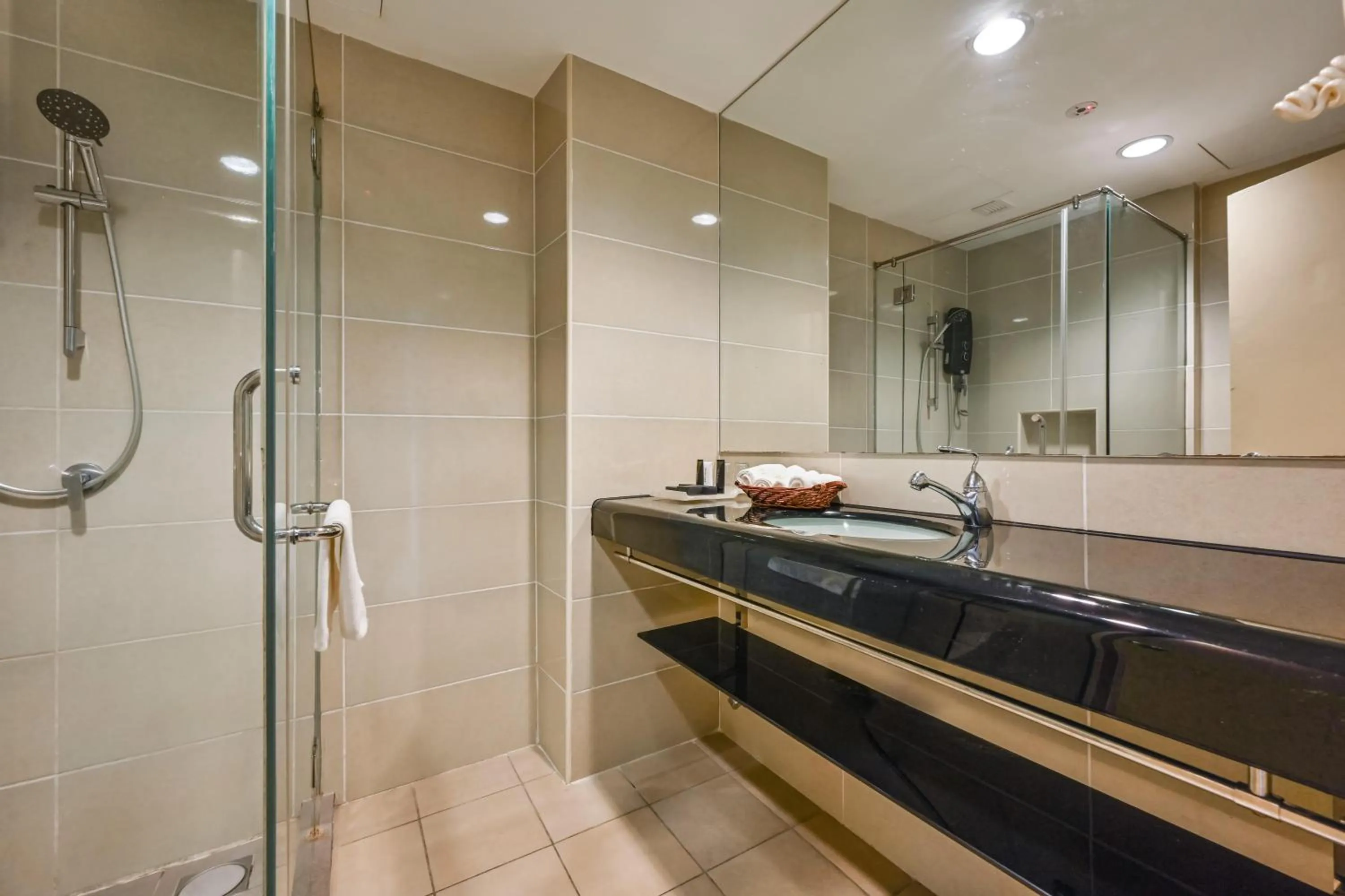 Deluxe King Room in Seeds Hotel Premier Pudu Kuala Lumpur Previously Hotel Pudu Plaza KL