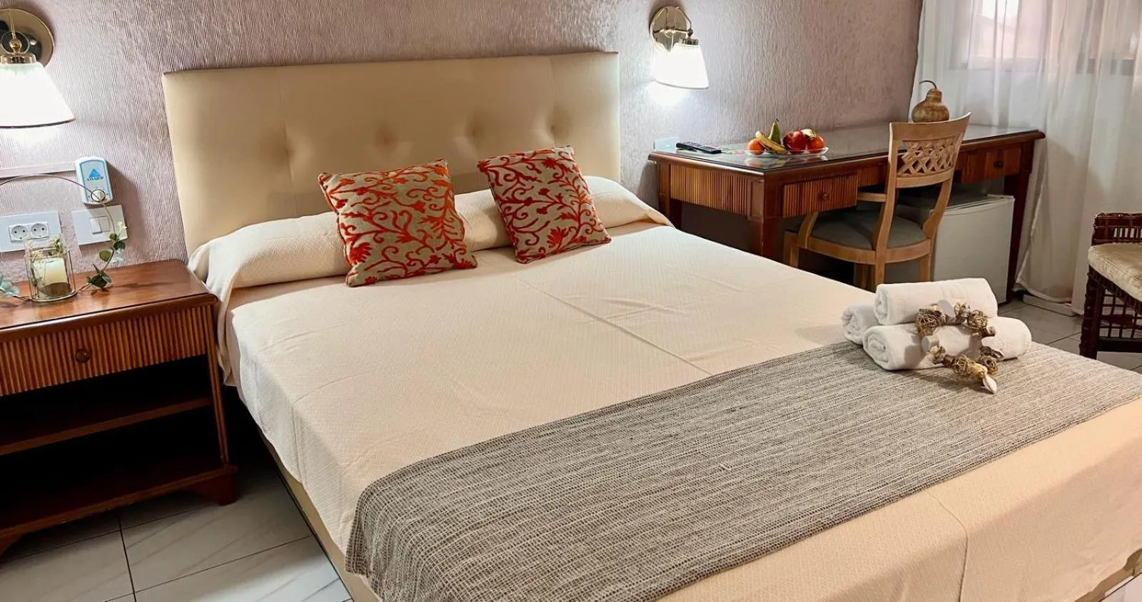 Decorative detail, Bed in Hotel Atlántico Centro