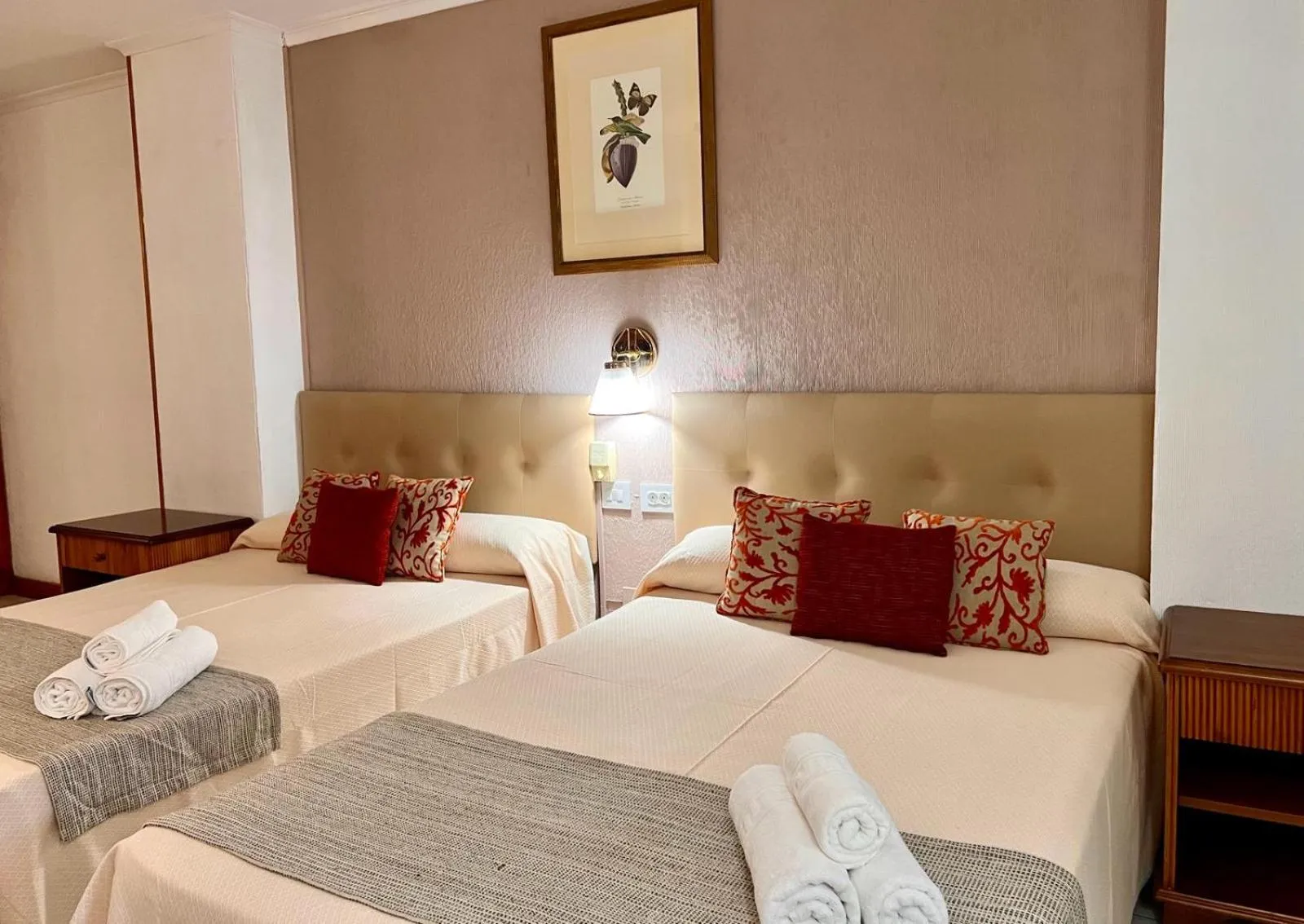 Decorative detail, Bed in Hotel Atlántico Centro