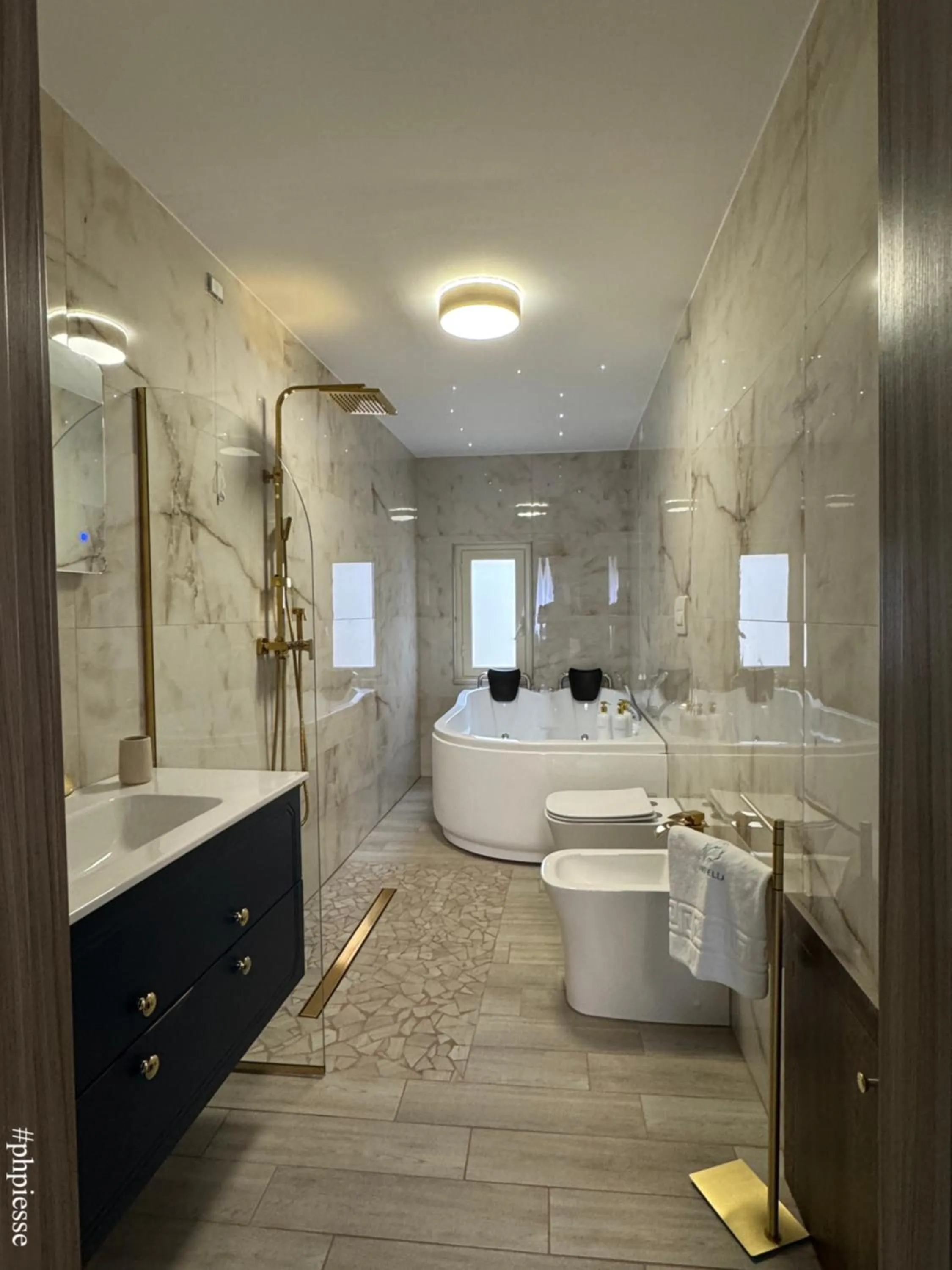 Bathroom in Emerella Luxury Suites-Siderno Lungomare