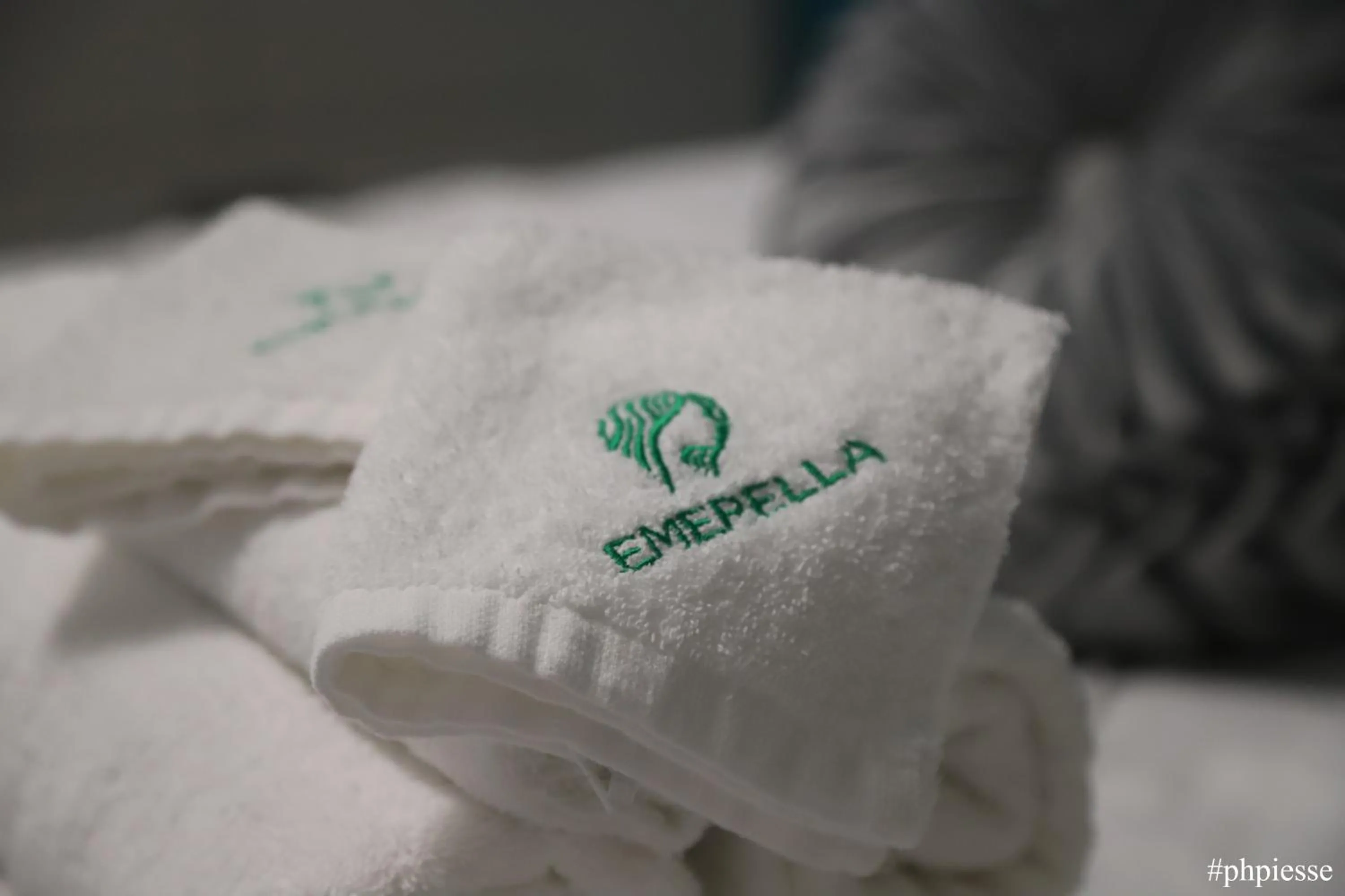 towels in Emerella Luxury Suites-Siderno Lungomare