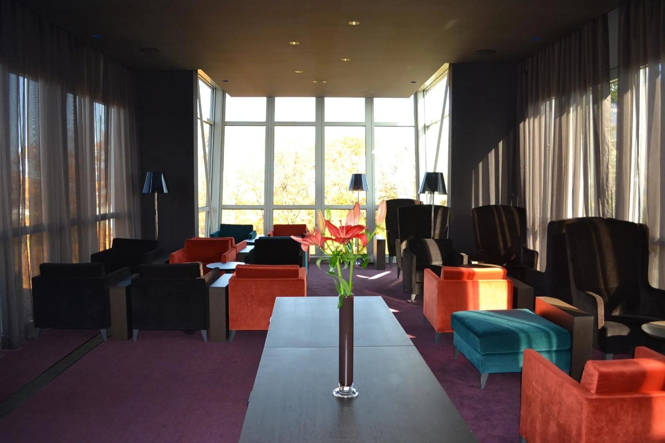 Restaurant/places to eat in NH Prague City