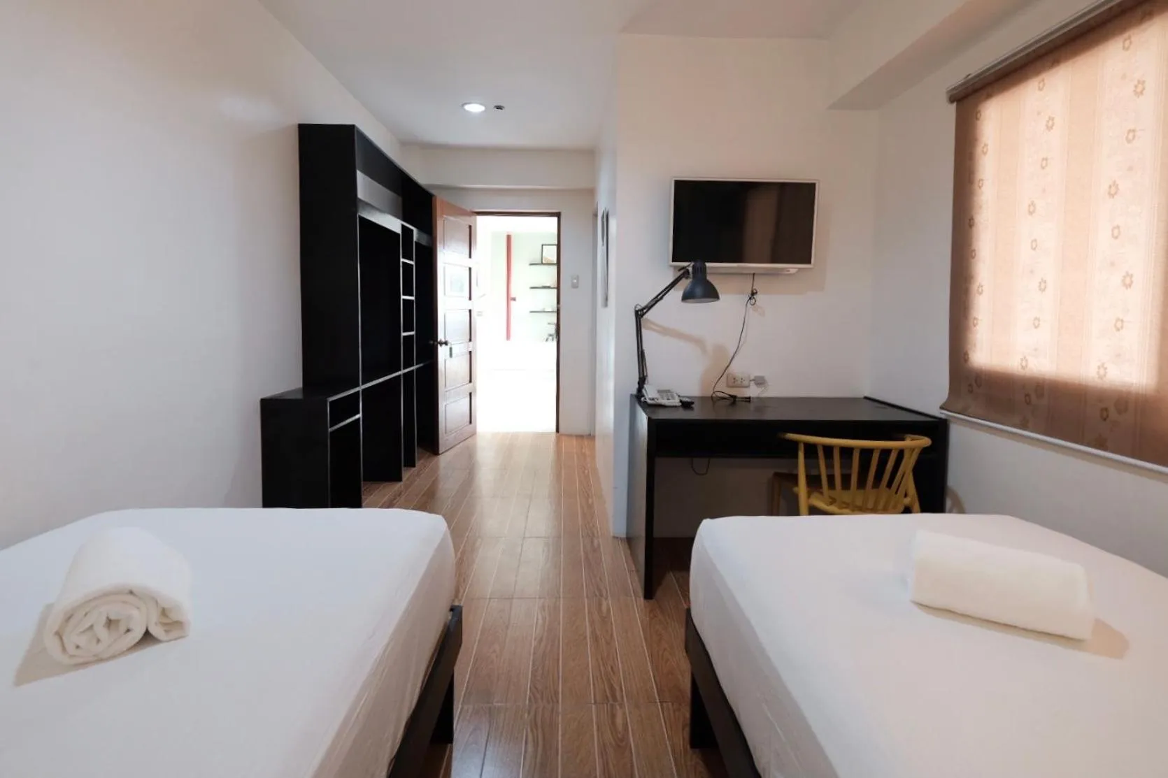 Bed in Beds & Friends Hostel Mactan with Pool and Bar