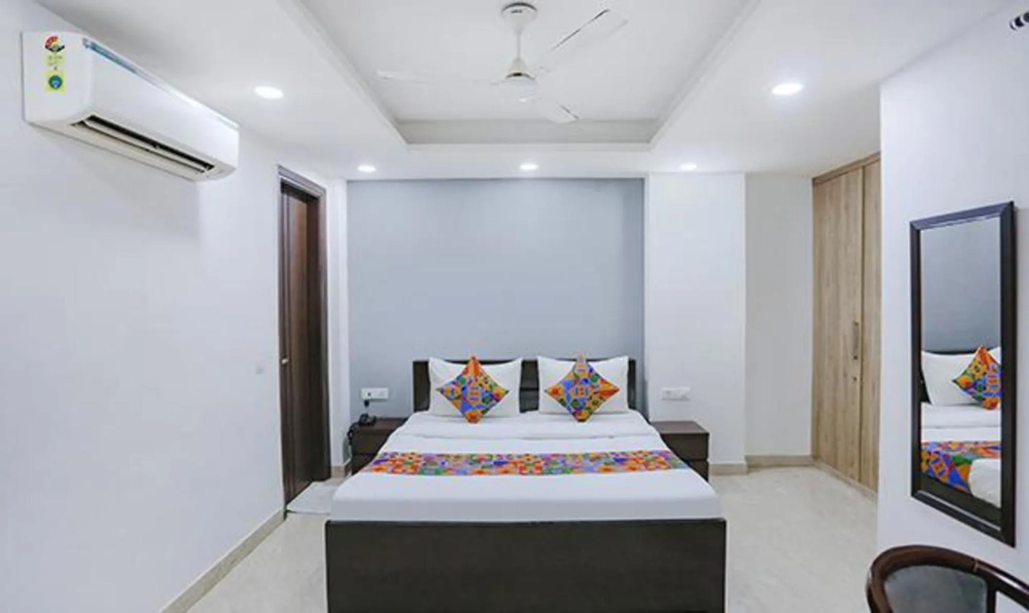 Photo of the whole room, Bed in Via Dream Living