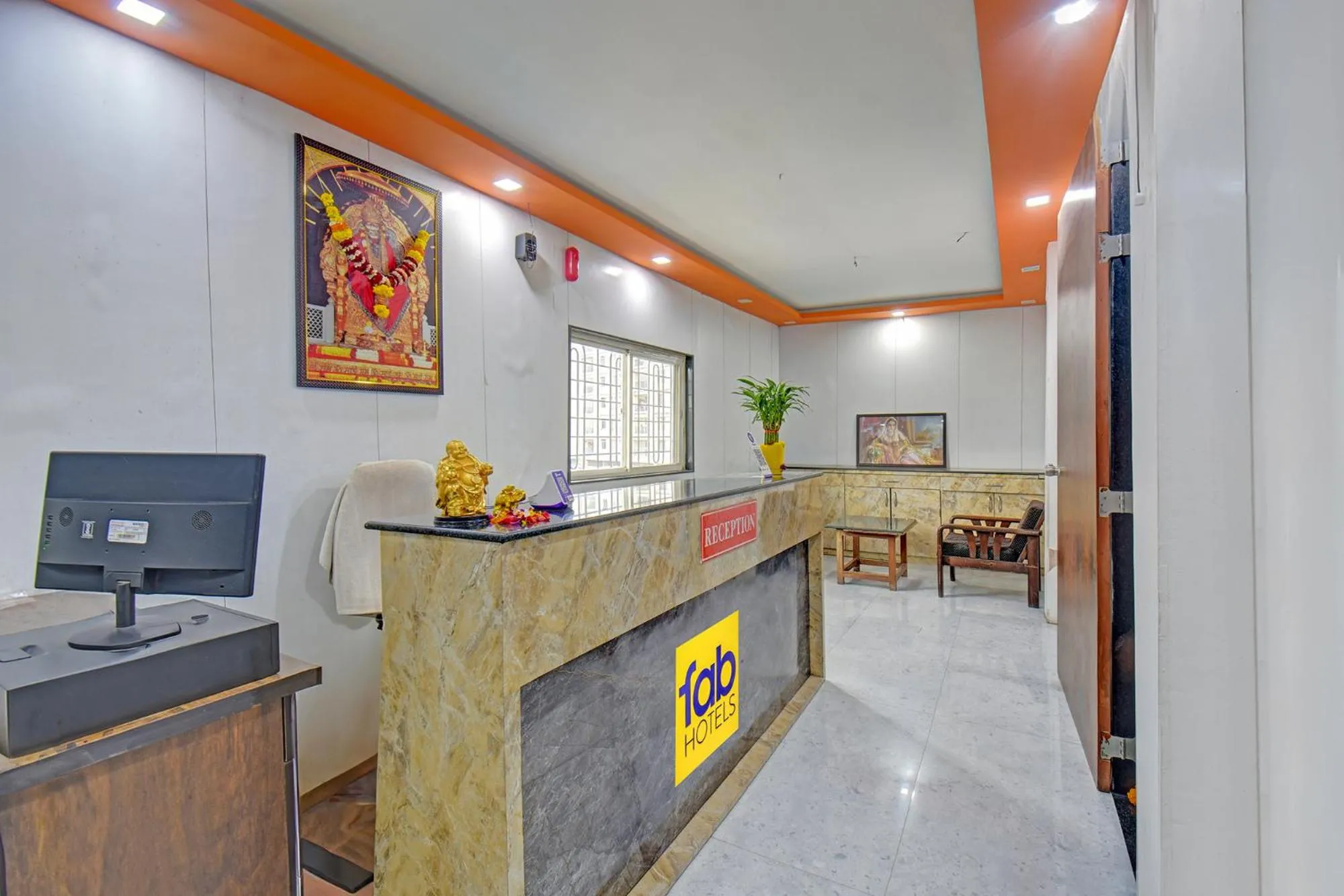 Lobby or reception in FabHotel Ajinkya Executive