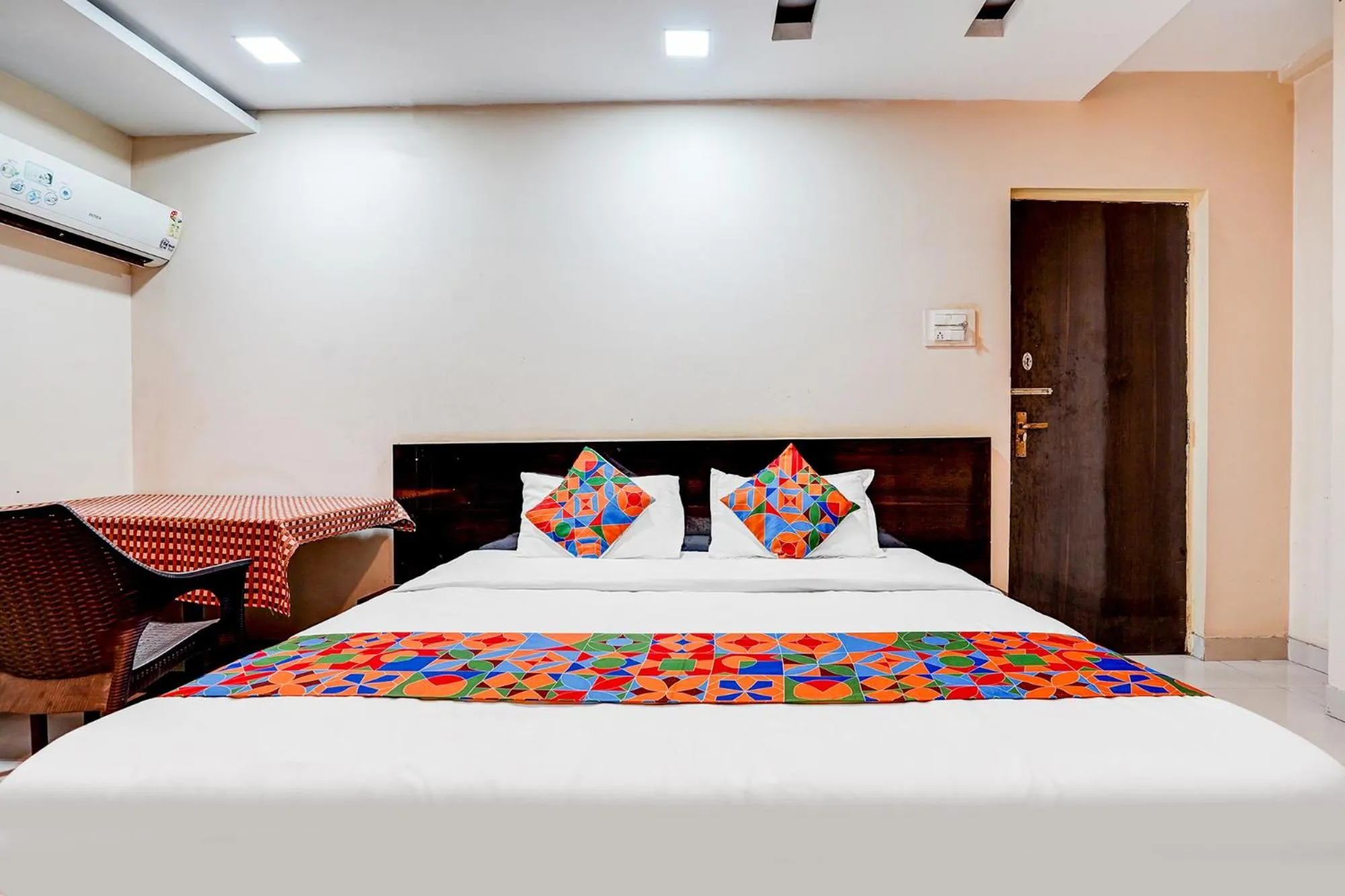 Bed in FabHotel Chetan Executive