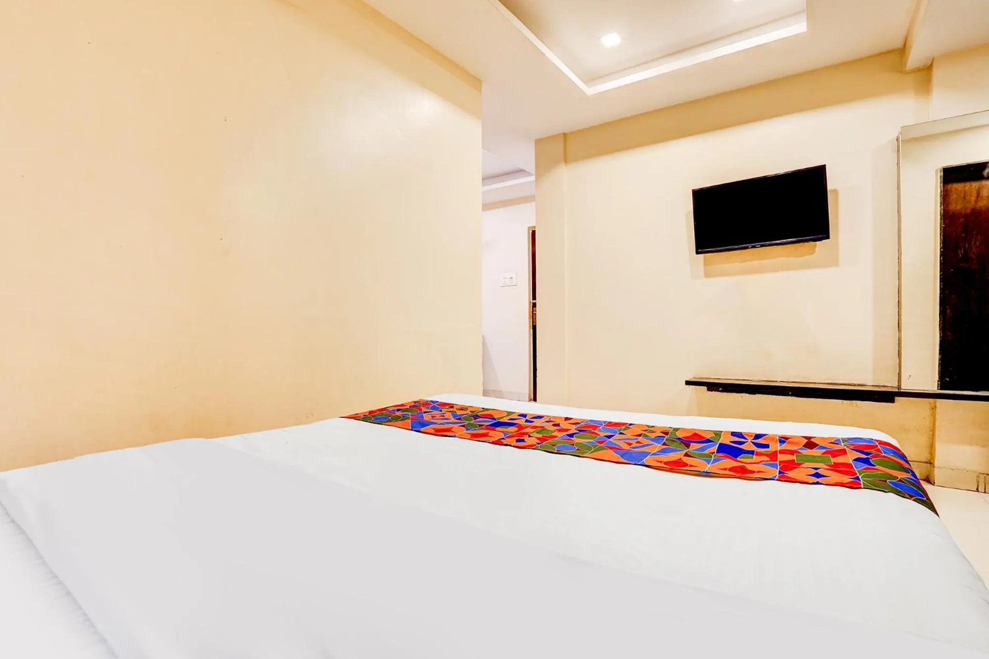 Bed in FabHotel Chetan Executive