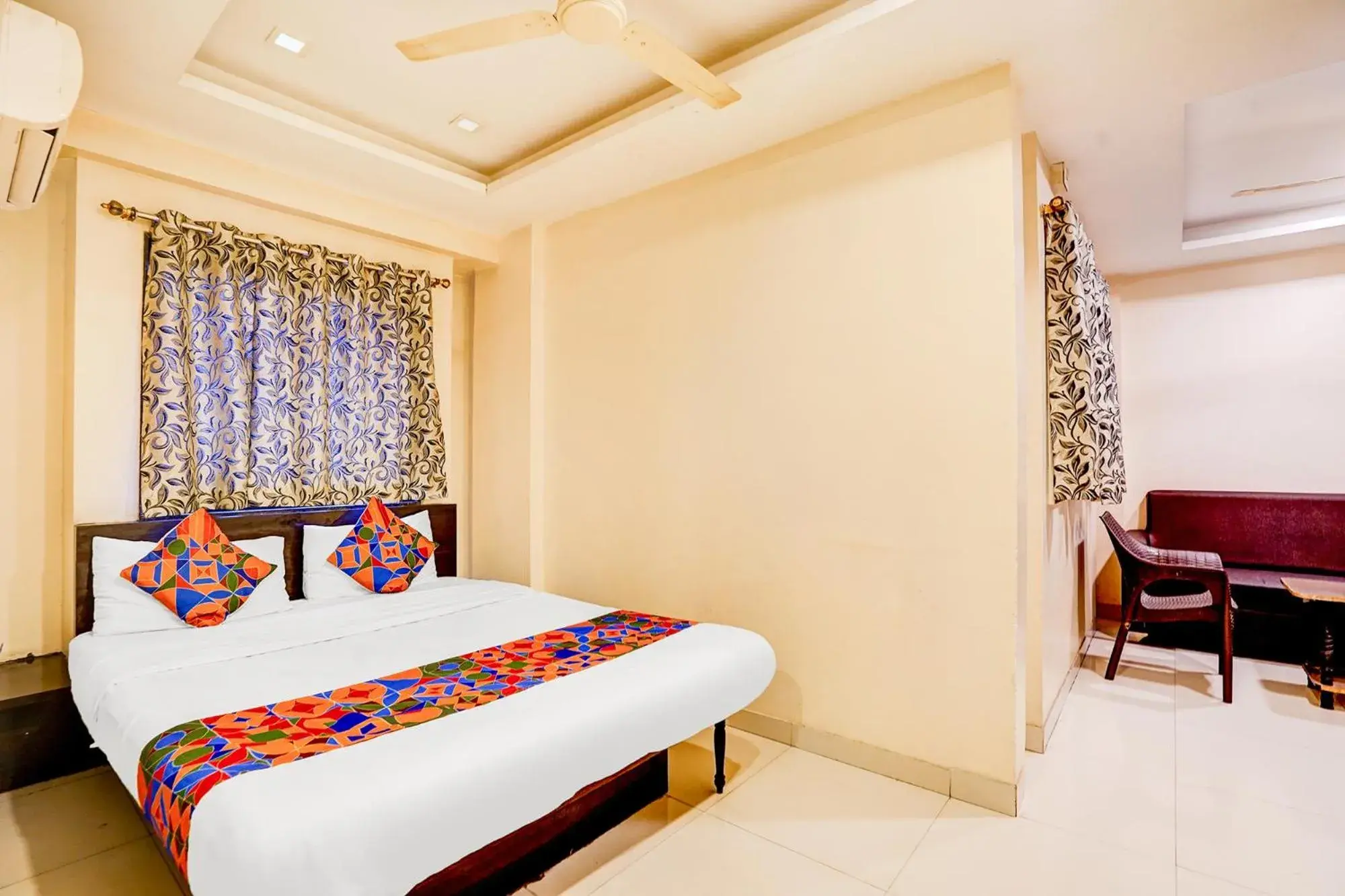 Suite - single occupancy in FabHotel Chetan Executive Suite - single occupancy in FabHotel Chetan Executive