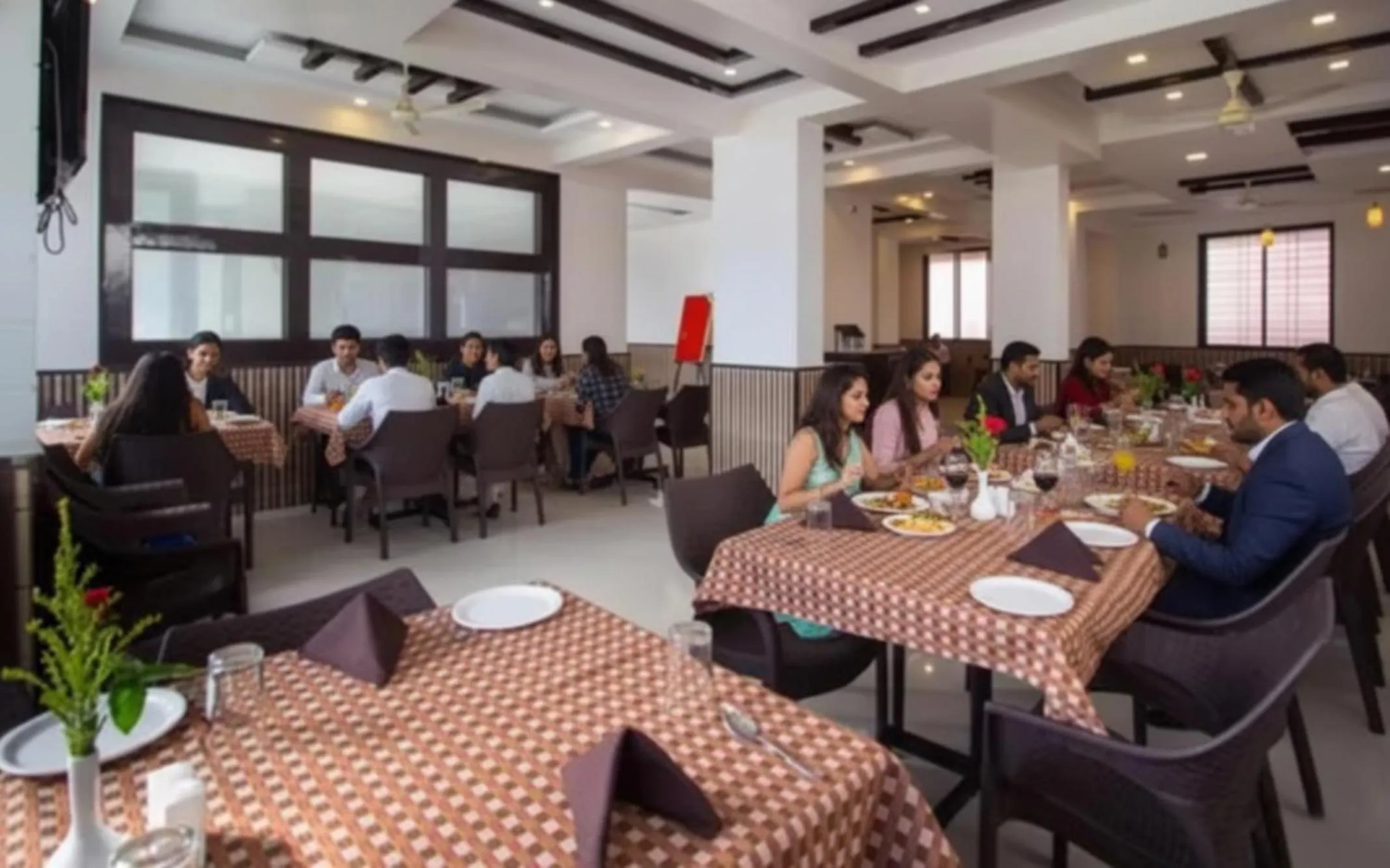 Restaurant/places to eat in FabHotel Chetan Executive