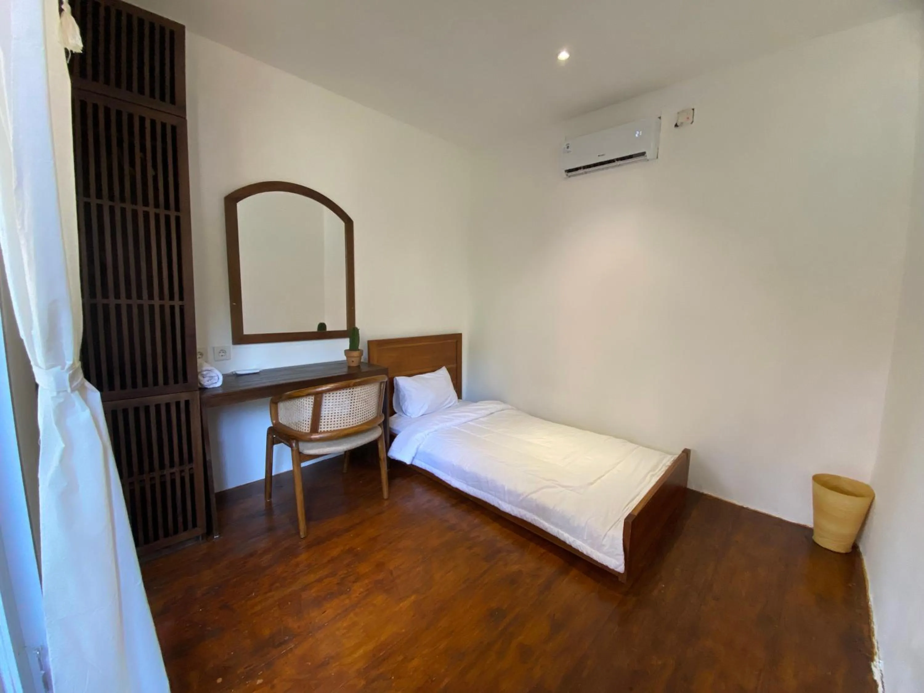 Bed in Cabana Surf and Stay