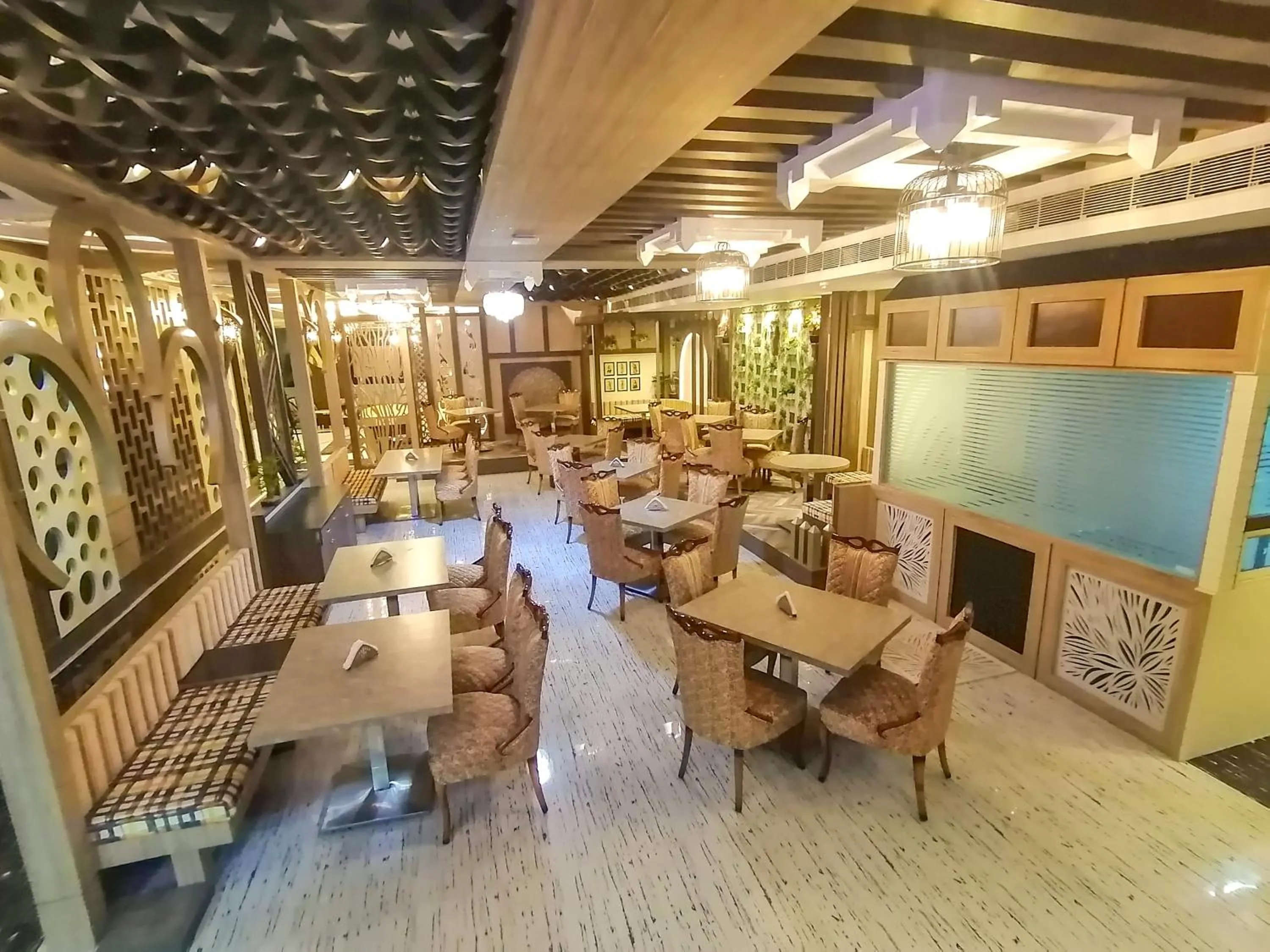 Restaurant/places to eat in Ghar 365 Residency