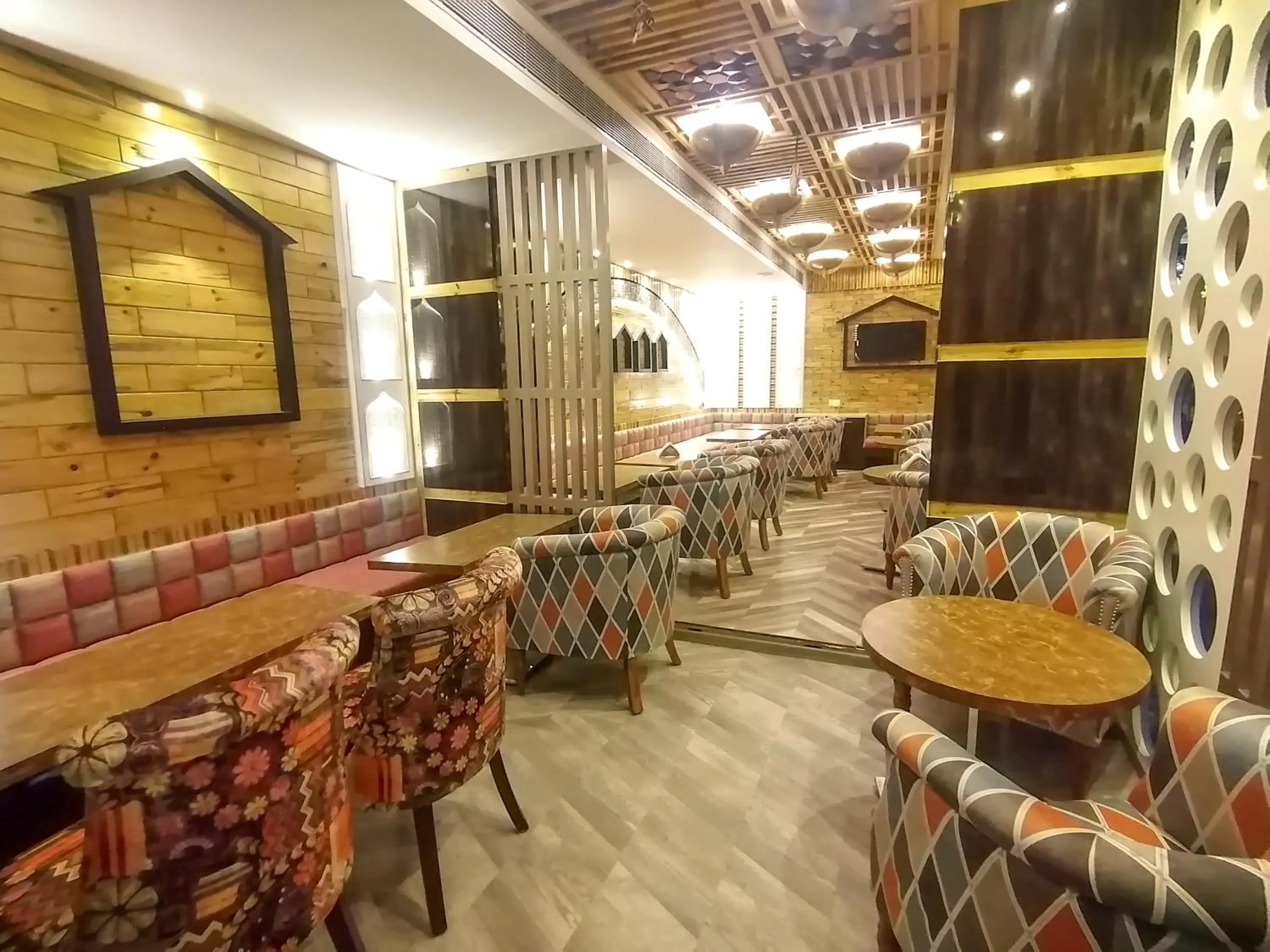 Lounge or bar in Ghar 365 Residency