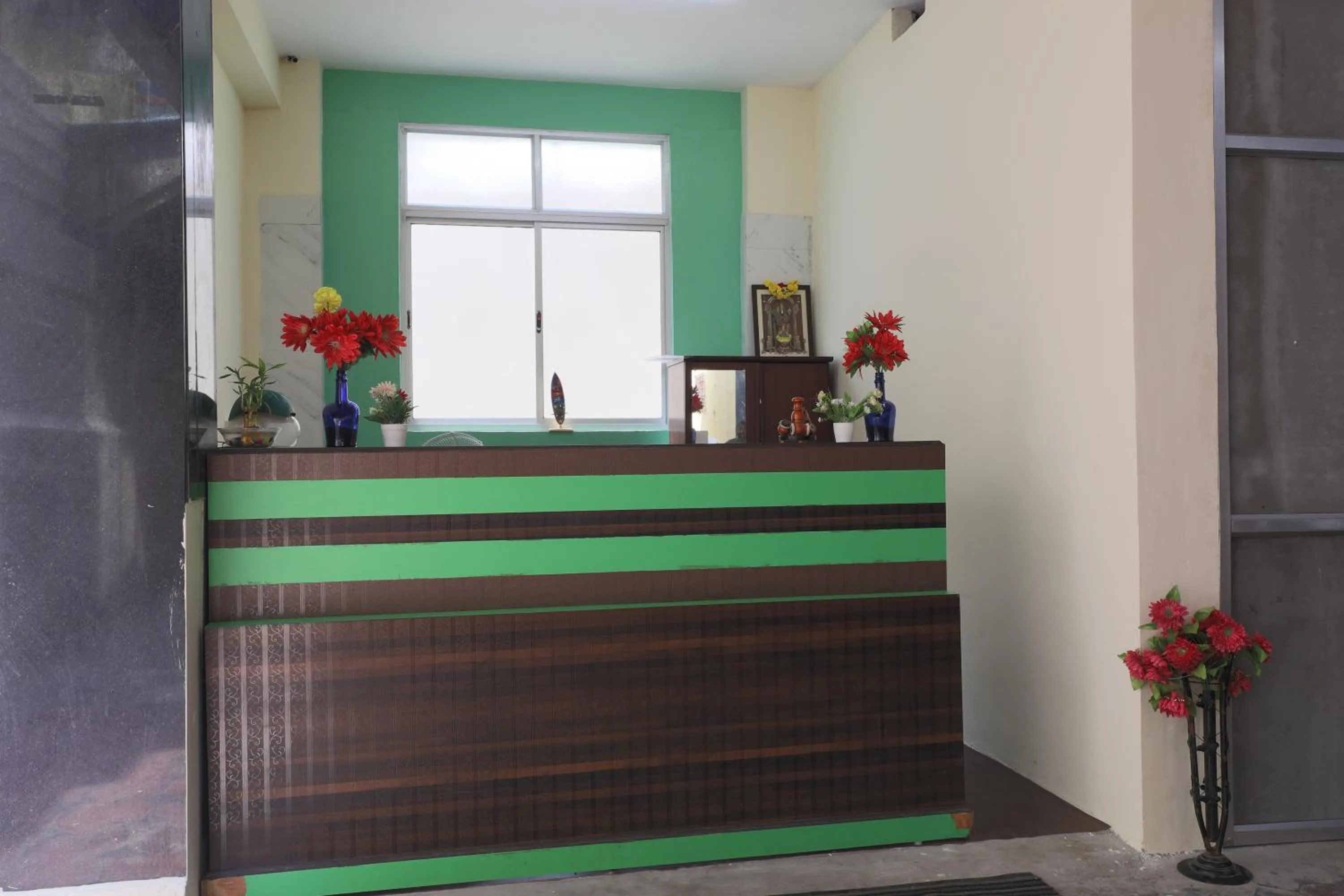Green Tree Hotel-Near VFS Global and Ramee Mall