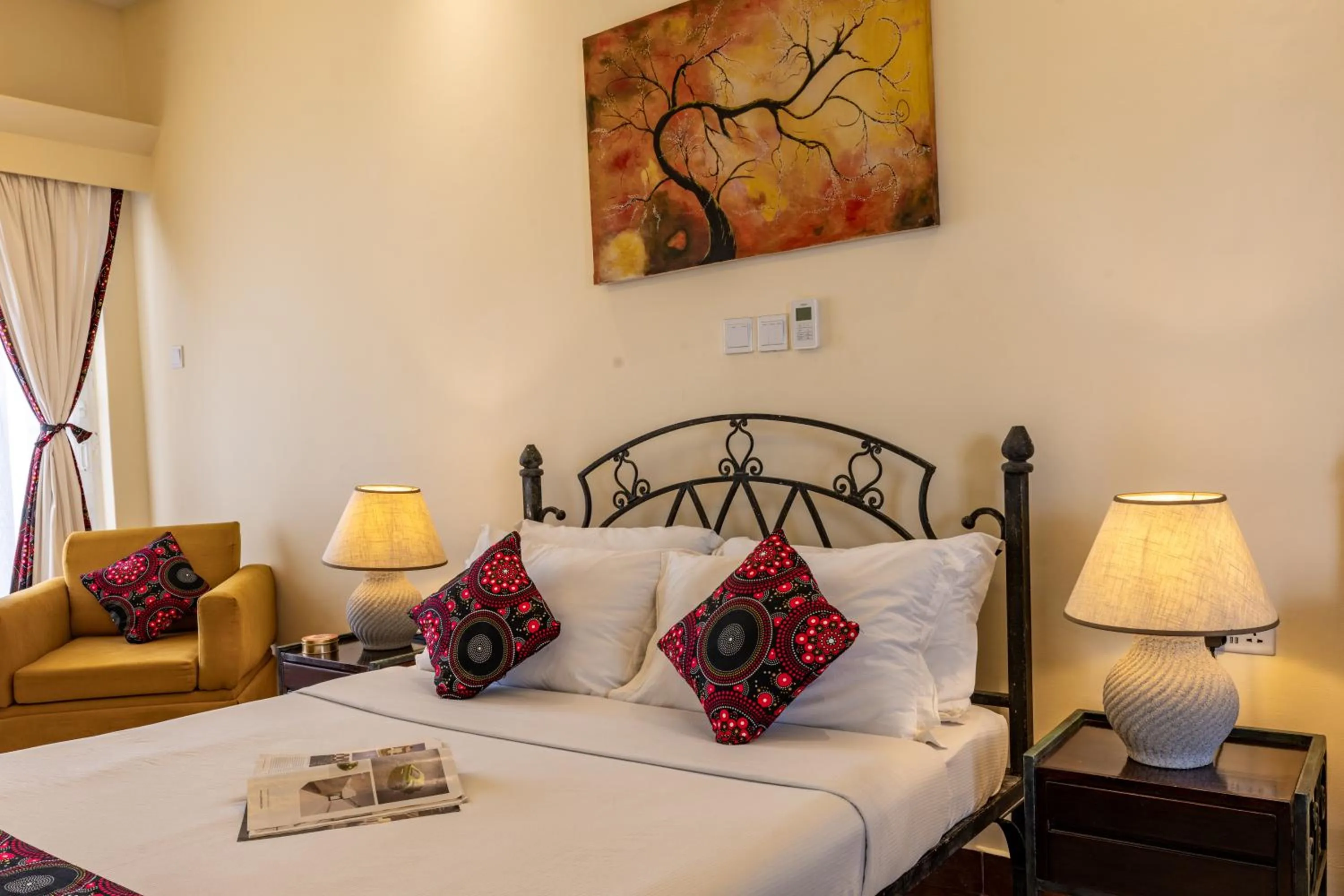 Bed in Sentrim Castle Royal Hotel