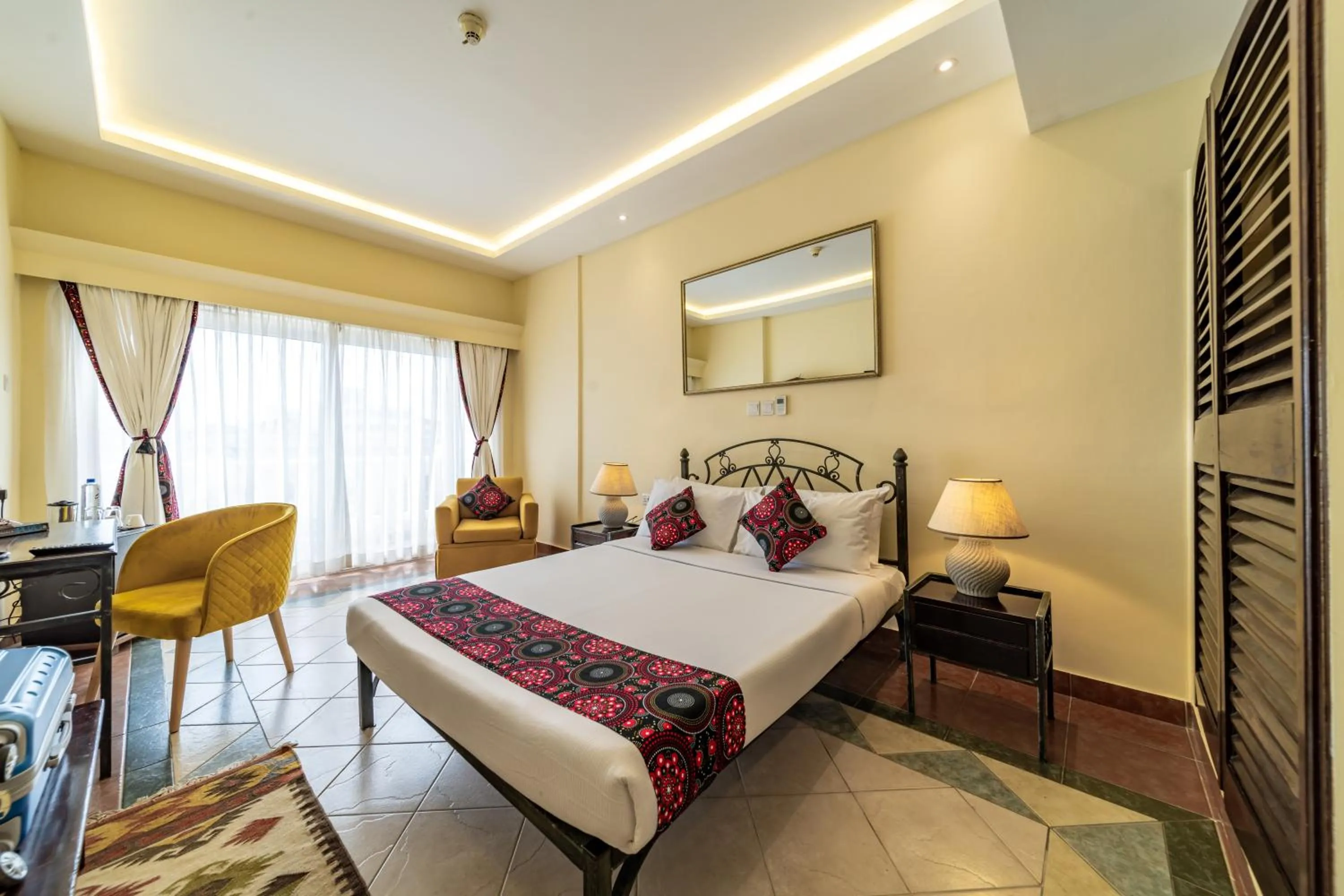 Bed in Sentrim Castle Royal Hotel