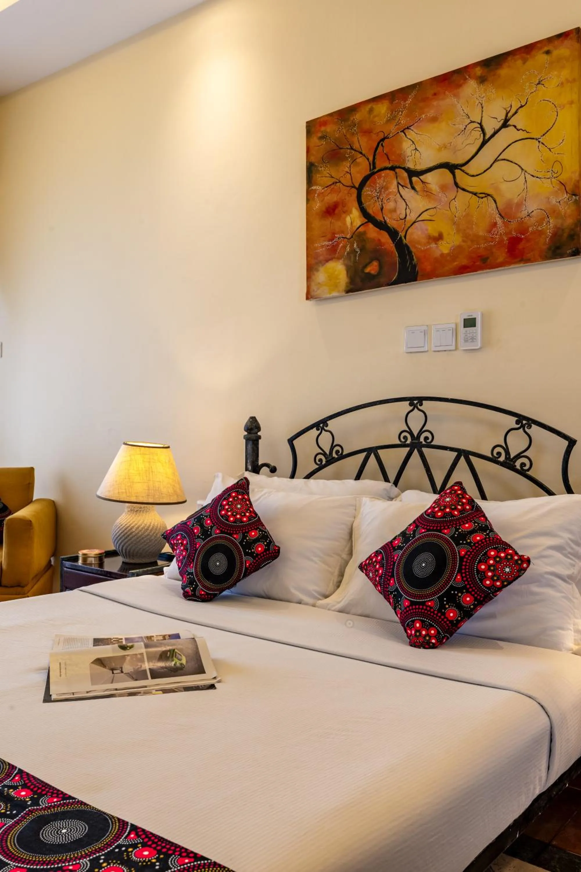 Bed in Sentrim Castle Royal Hotel