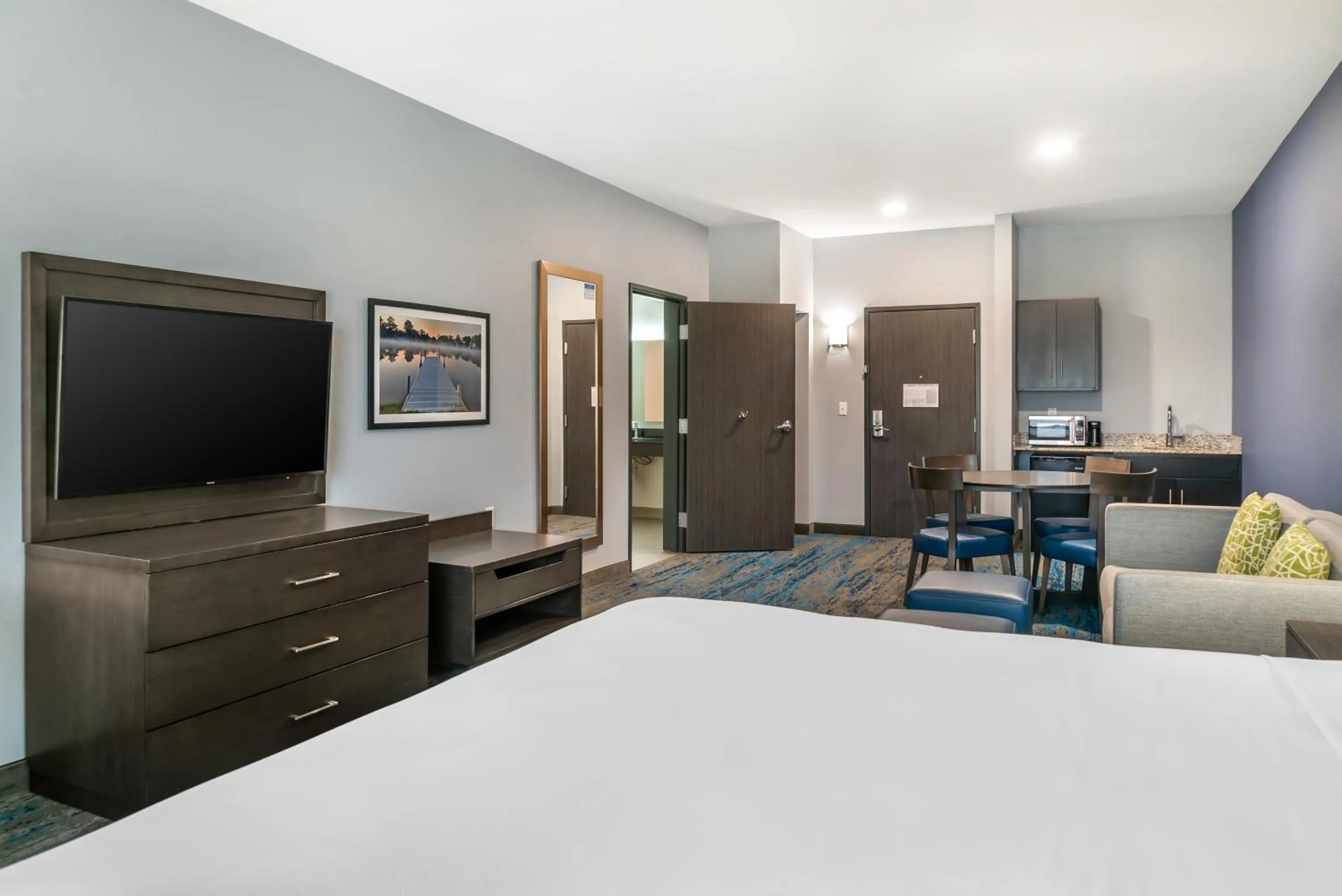 Bed in Comfort Inn & Suites Adrian