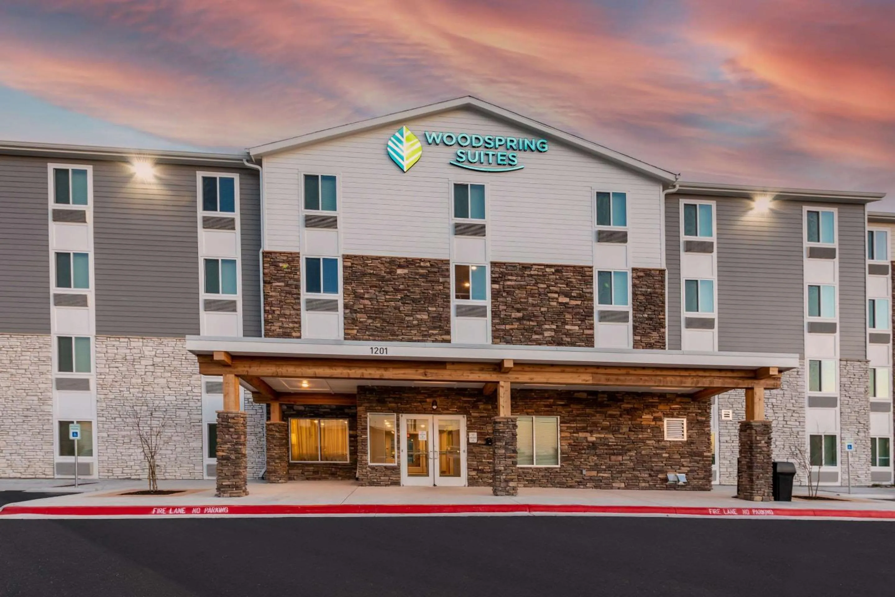 Property building in WoodSpring Suites Round Rock-Austin North