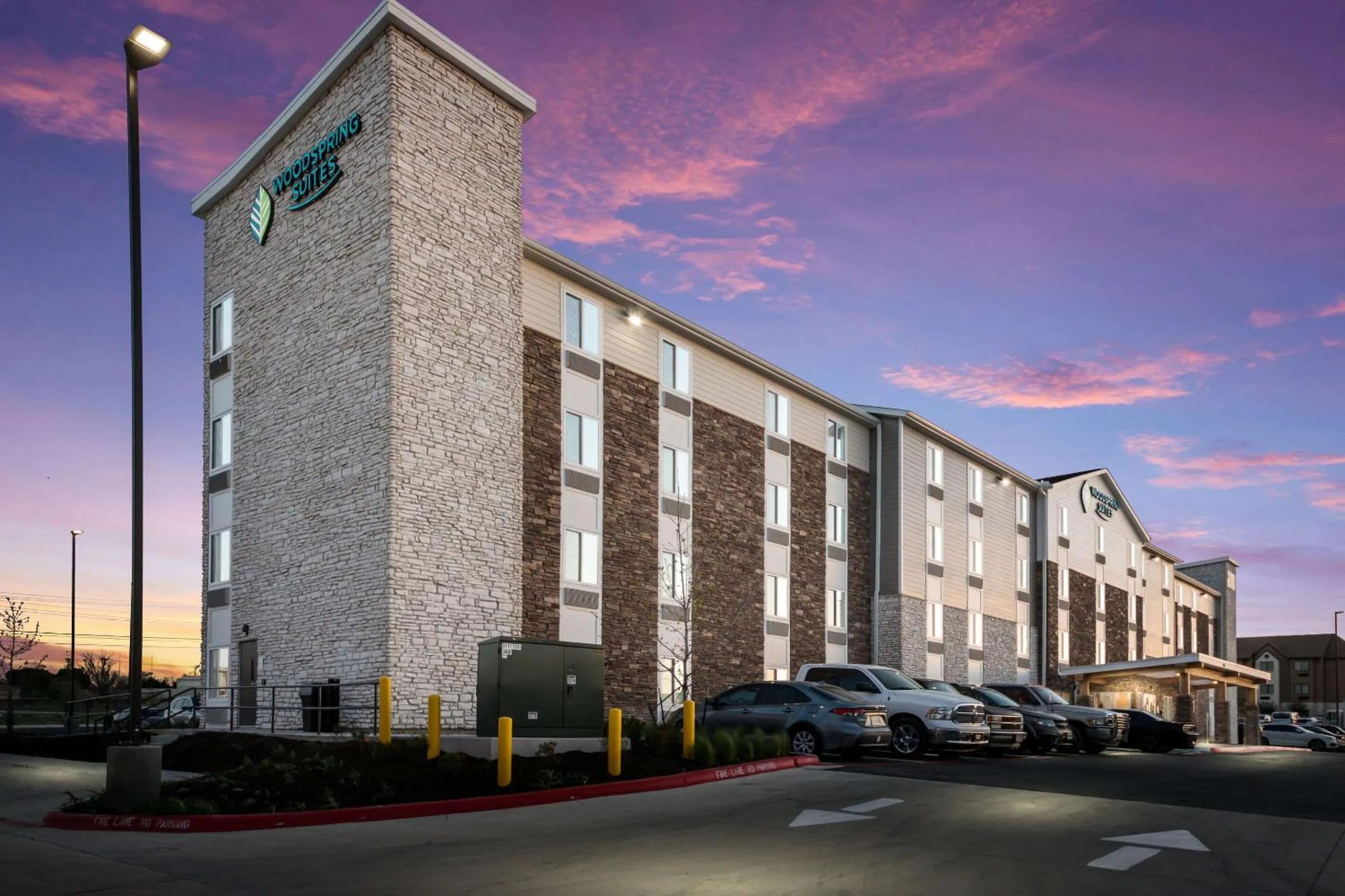 Property building in WoodSpring Suites Round Rock-Austin North