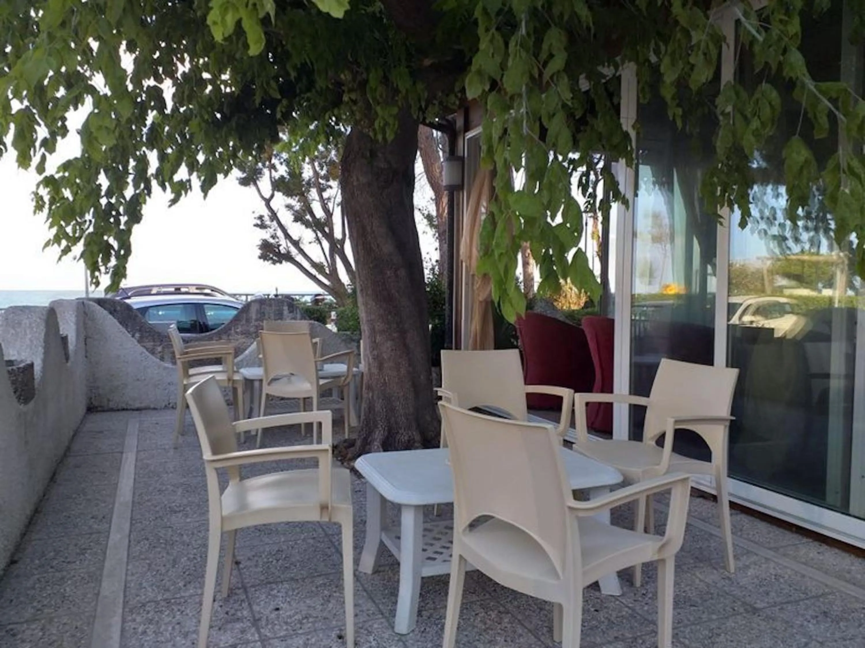 Neighbourhood in Spacious double room beside the sea