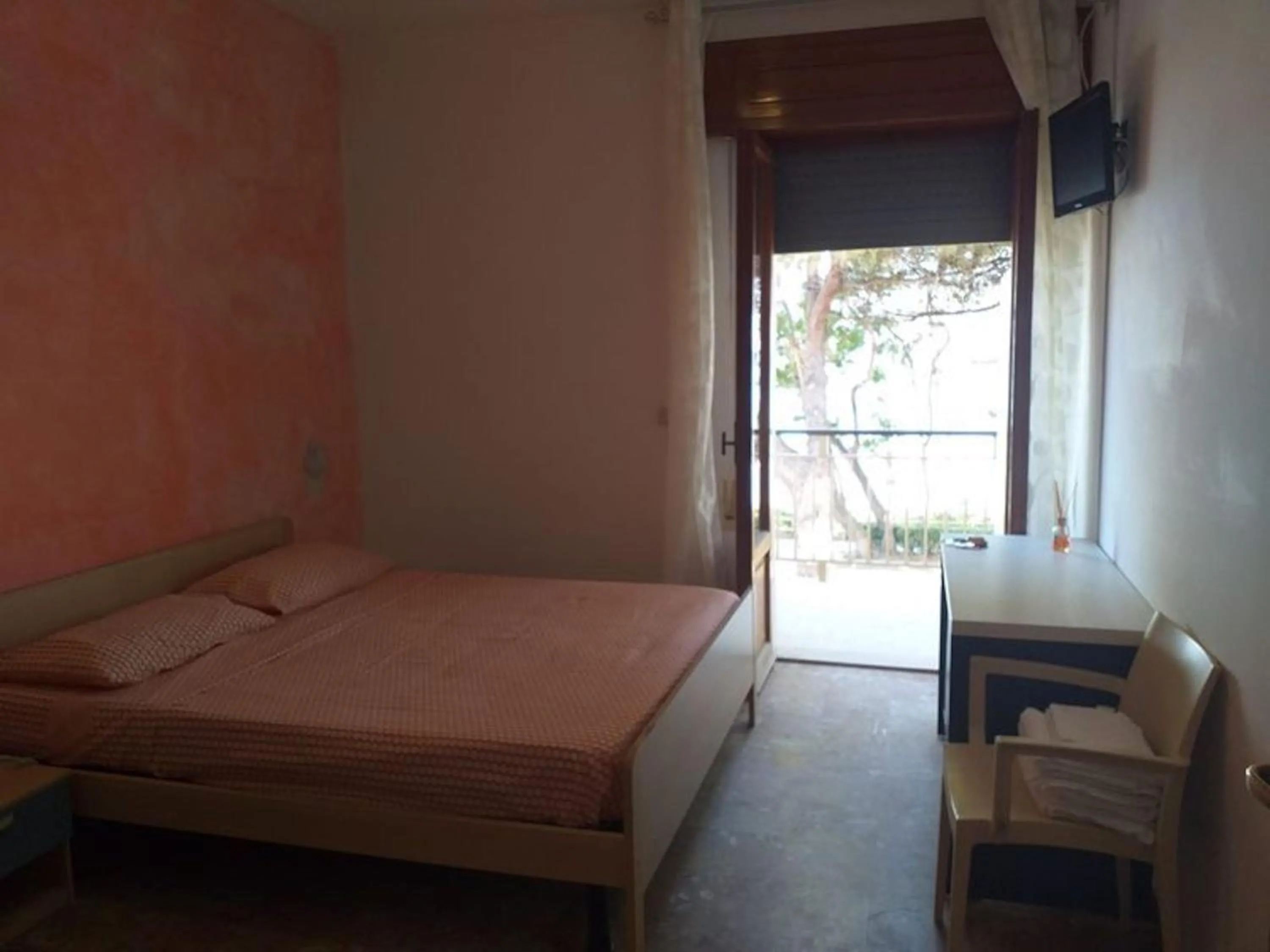 Bedroom, Bed in Spacious double room beside the sea
