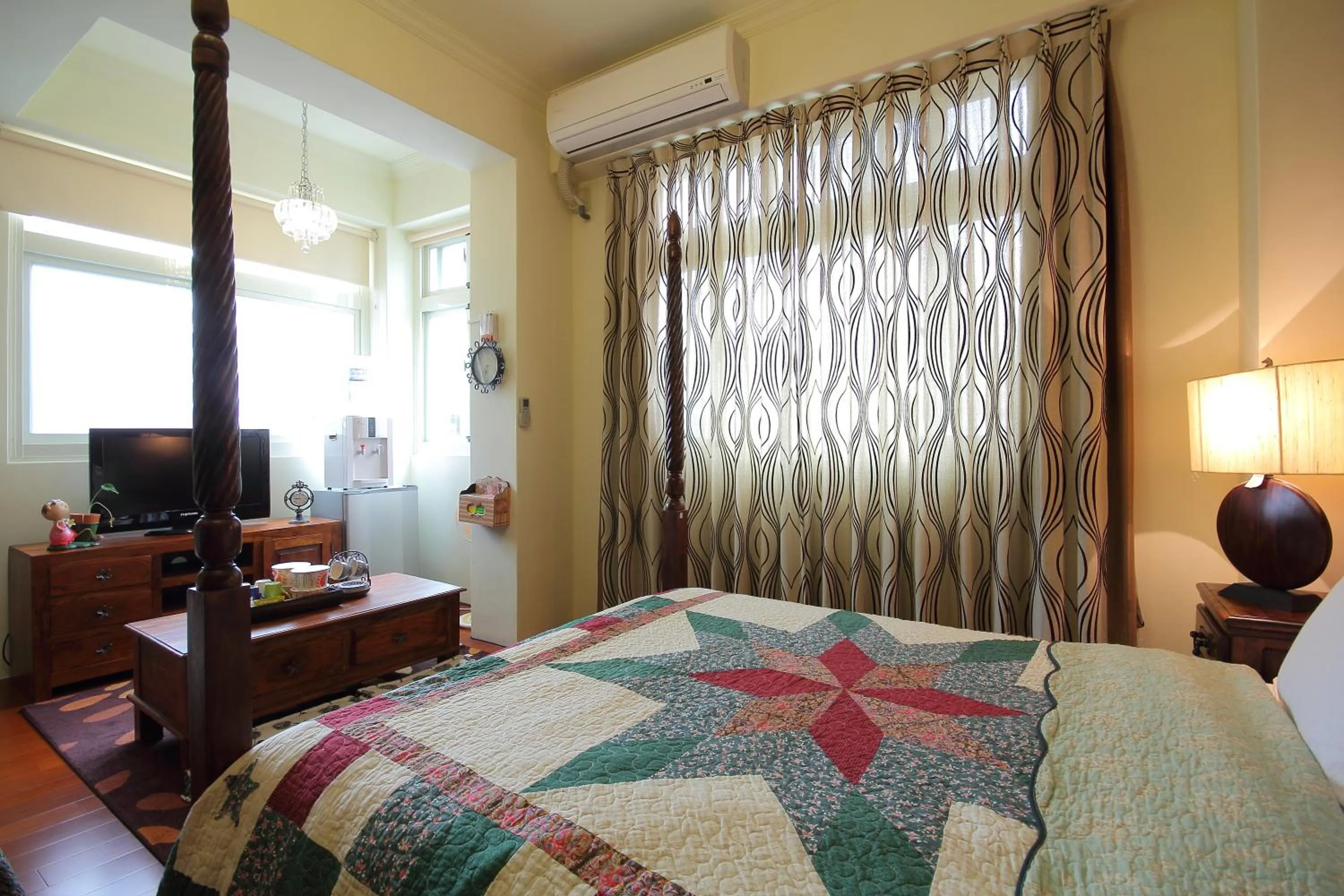 Bed in Hualien Paris Home B&B