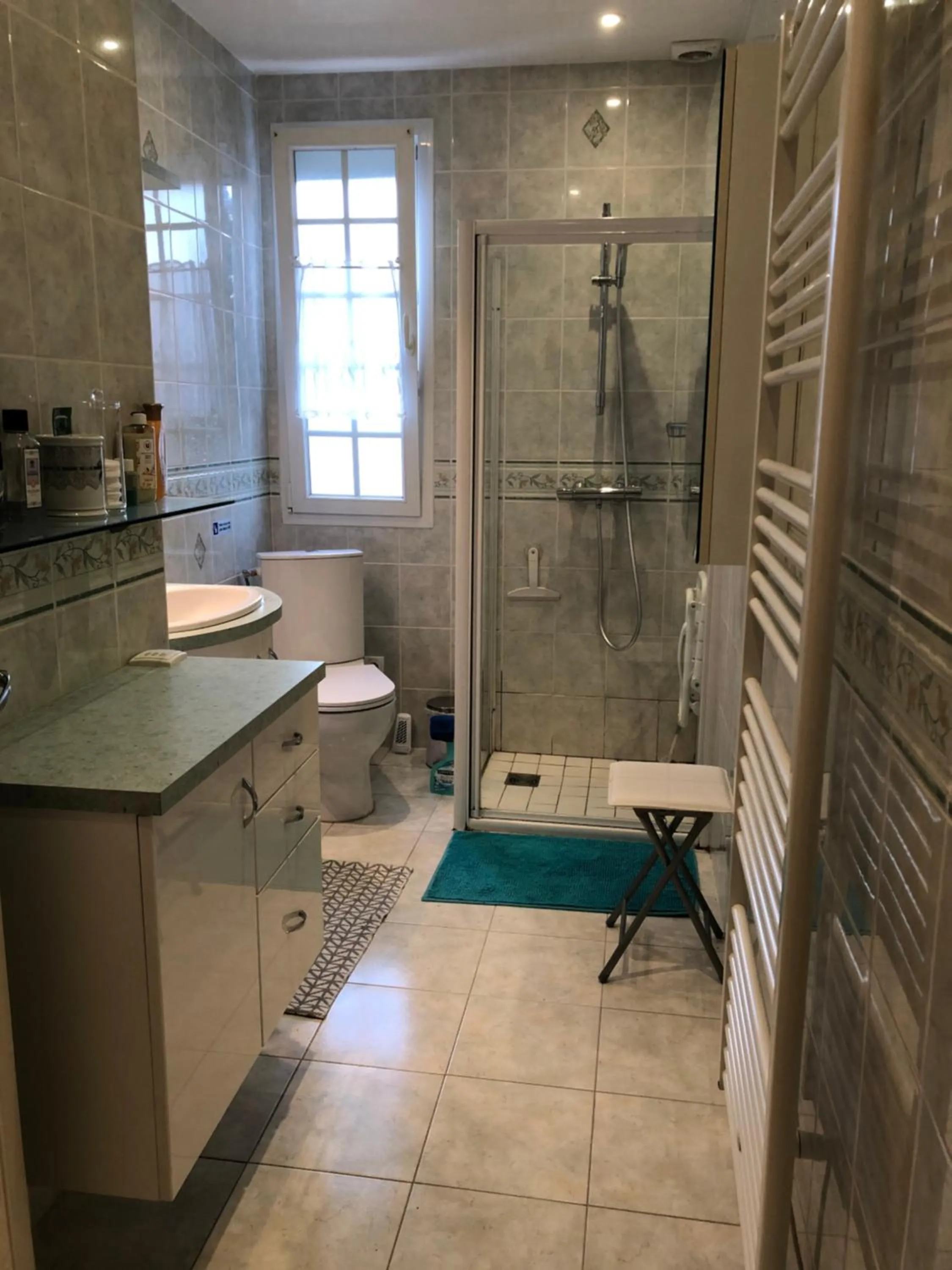 Shower in « Chez Annie »
